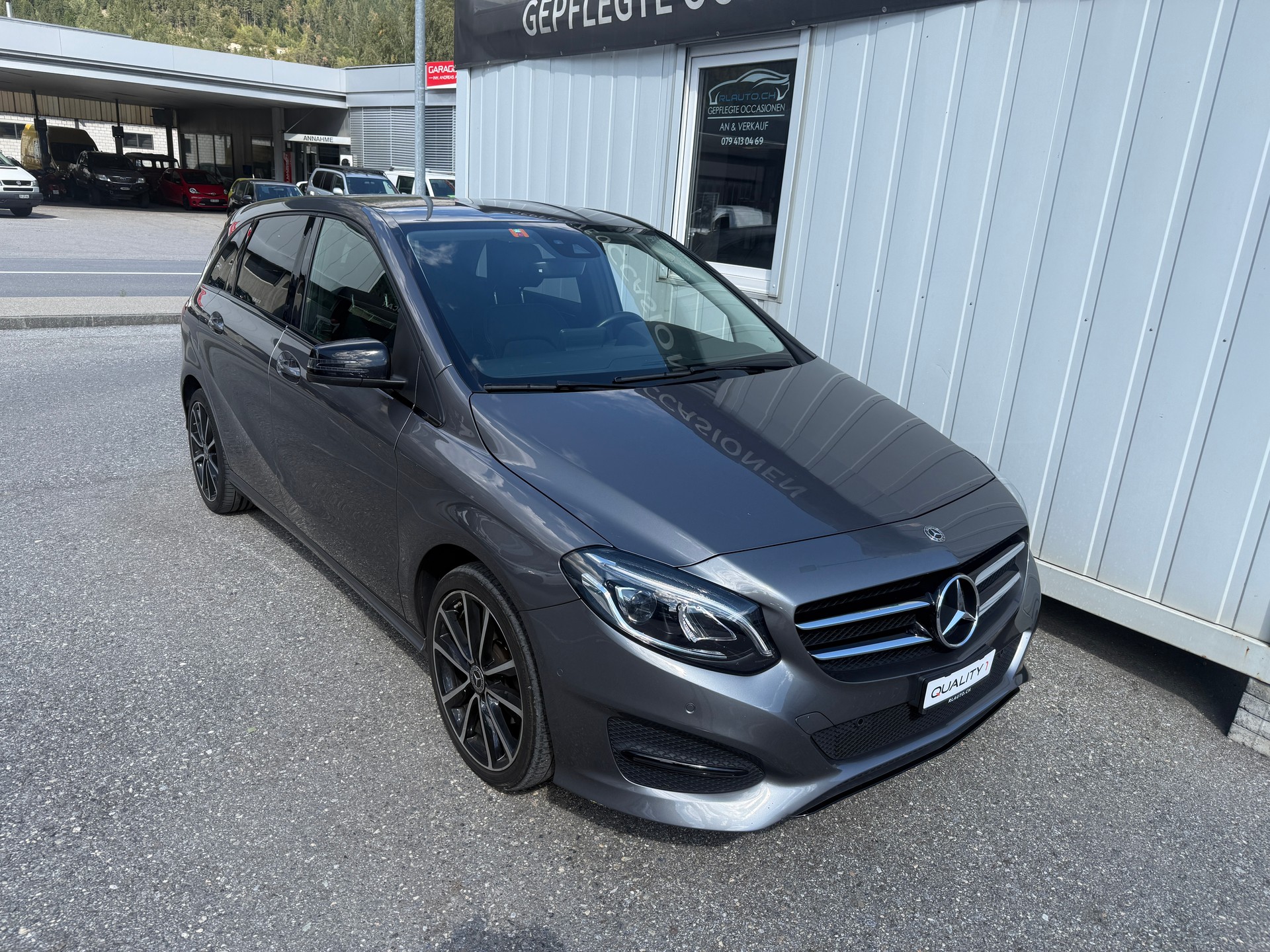 MERCEDES-BENZ B 220 Urban 4Matic 7G-DCT *GRATISSERVICE* 4x4*-image-0
