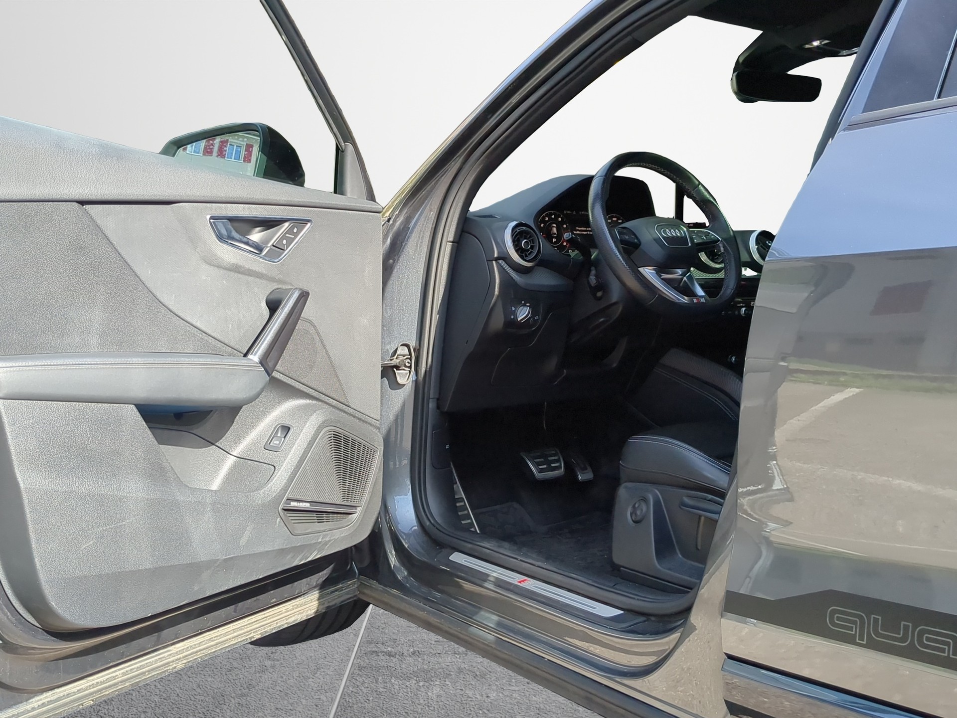 AUDI SQ2 TFSI quattro S-tronic-image-3