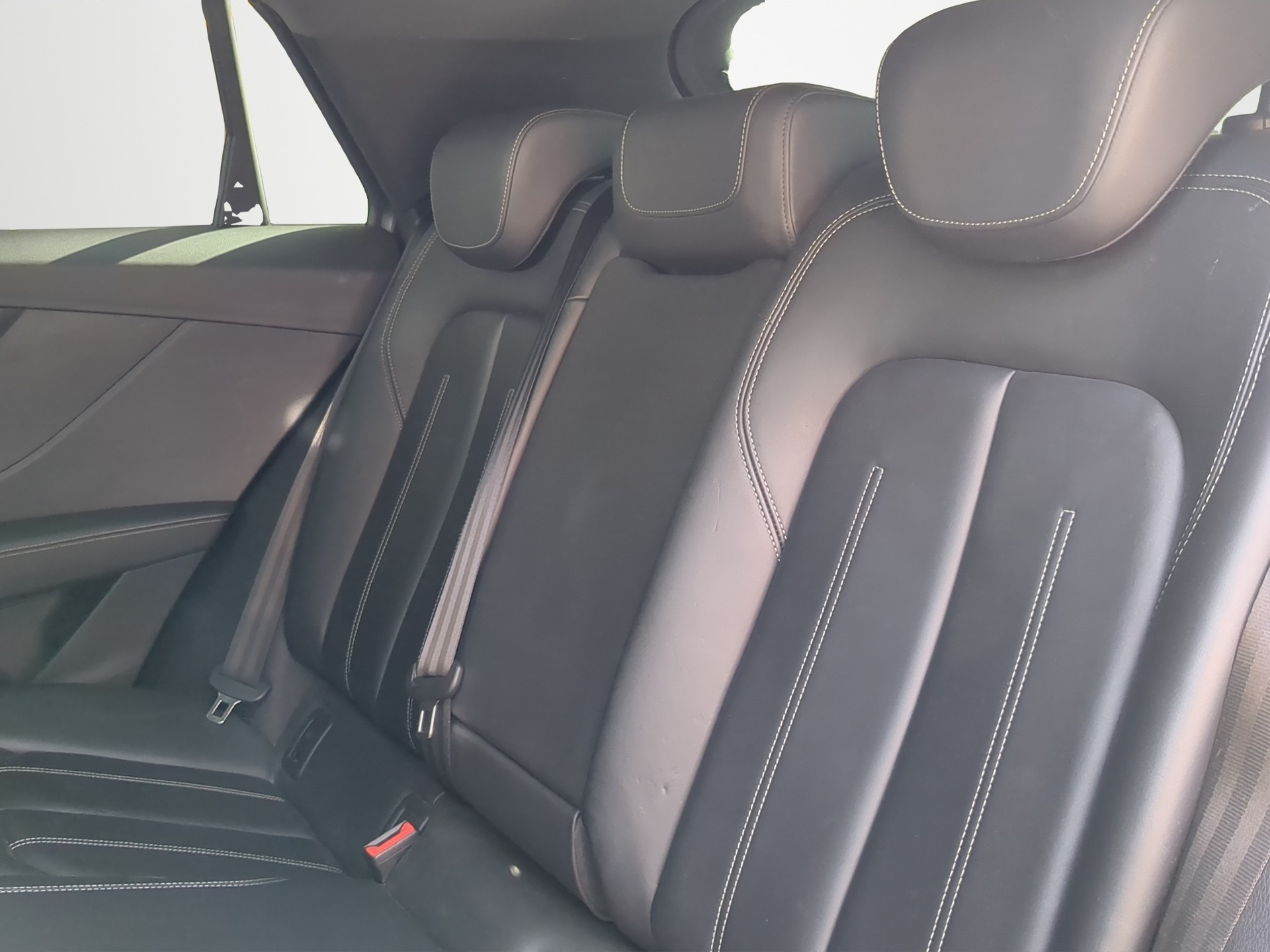 AUDI SQ2 TFSI quattro S-tronic-image-9