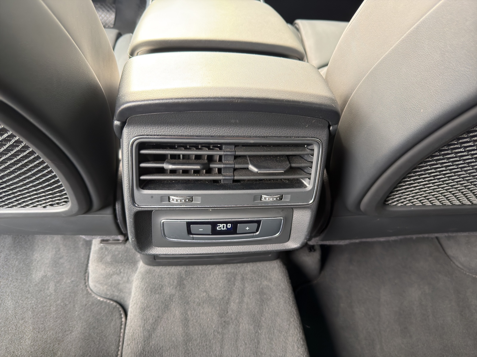 AUDI Q7 SUV 3.0 TFSI e S Line quattro 290 T-Tronic-image-13