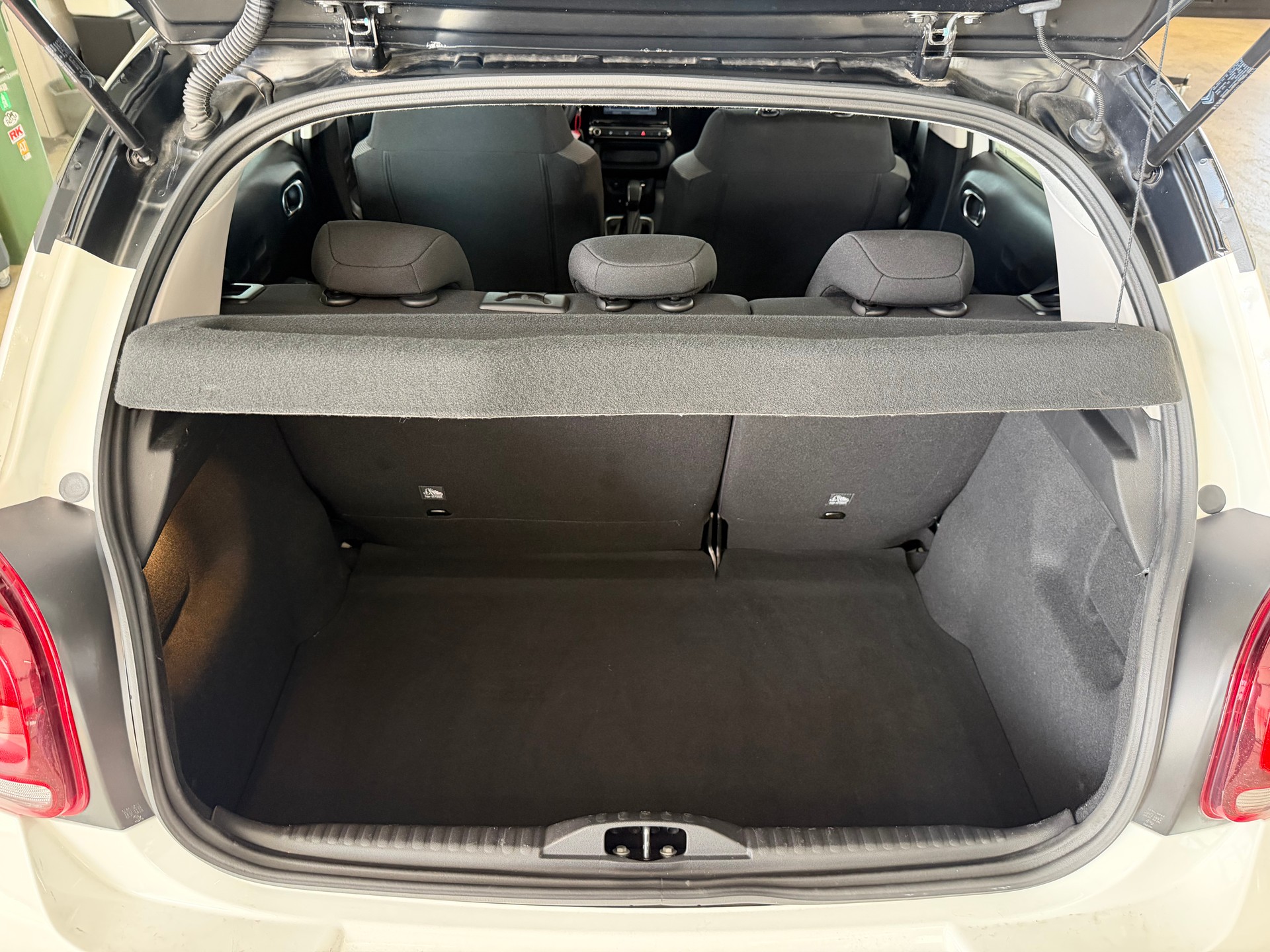 CITROEN C3 1.2i PureTech Swiss Edition EAT6-image-19