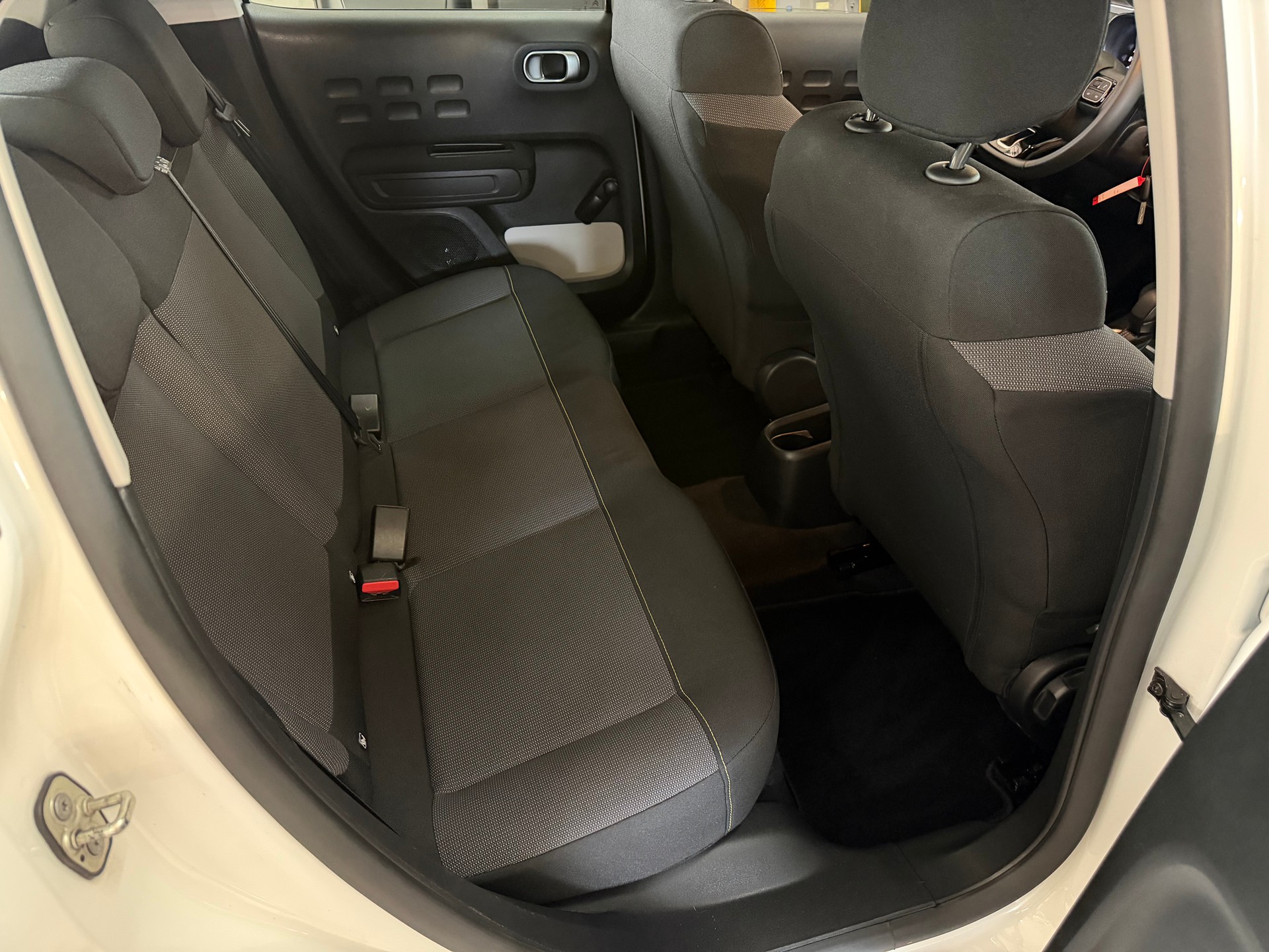 CITROEN C3 1.2i PureTech Swiss Edition EAT6-image-18