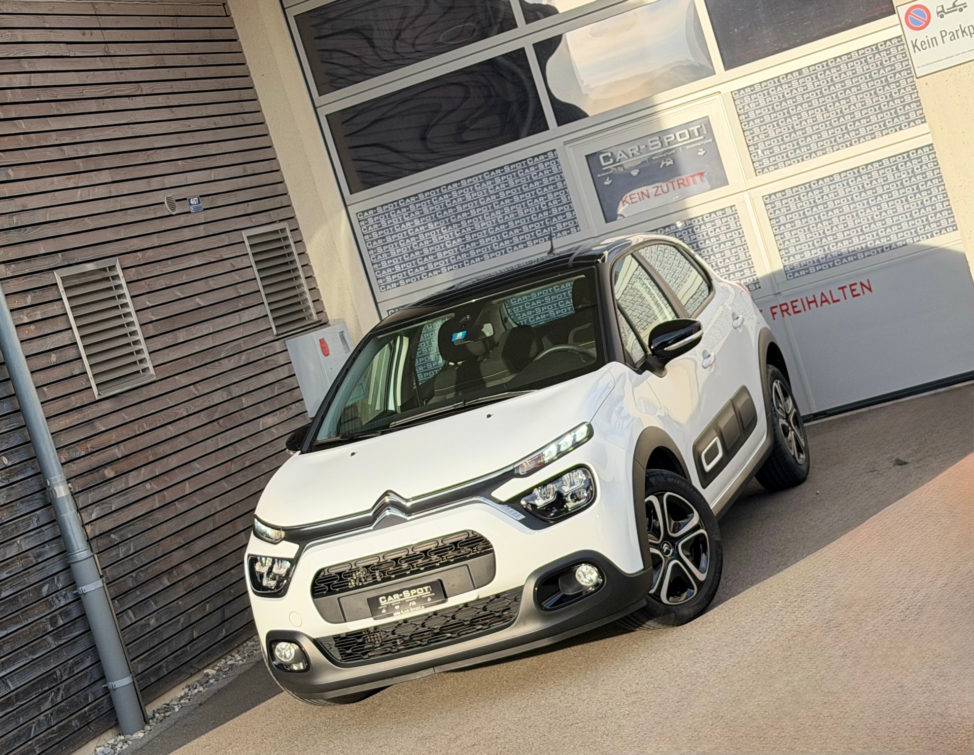 CITROEN C3 1.2i PureTech Swiss Edition EAT6-image-0