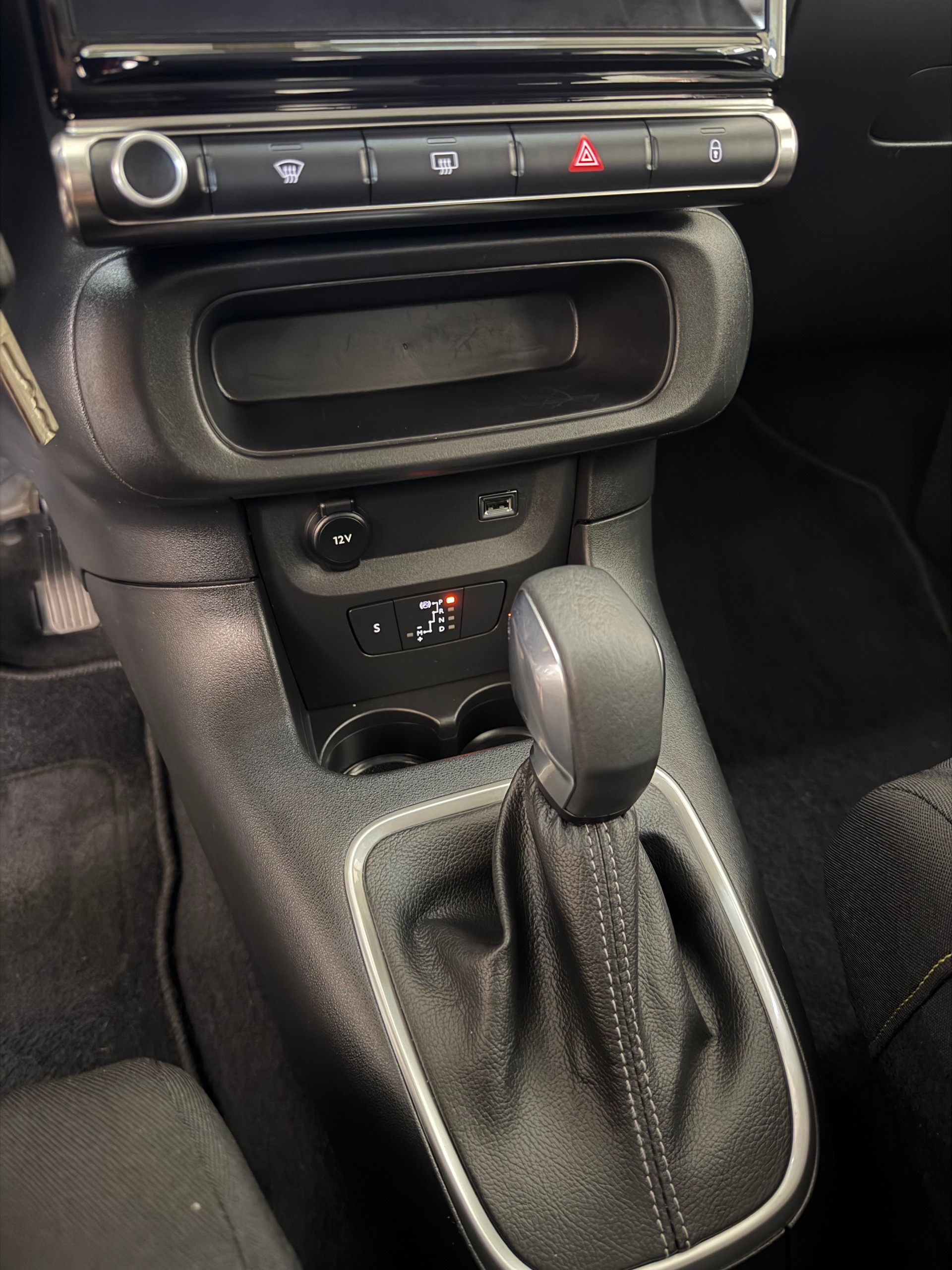 CITROEN C3 1.2i PureTech Swiss Edition EAT6-image-12