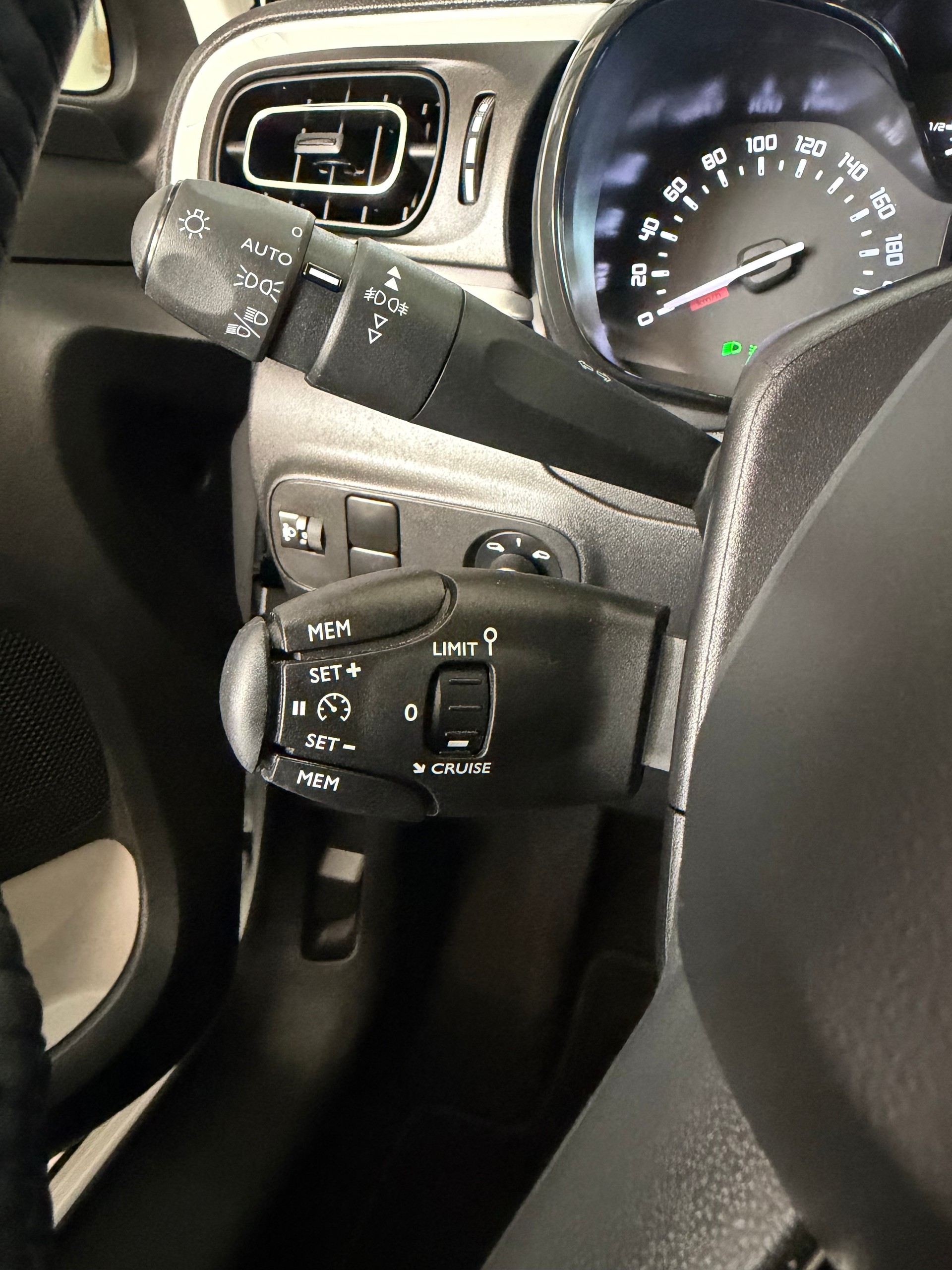 CITROEN C3 1.2i PureTech Swiss Edition EAT6-image-15