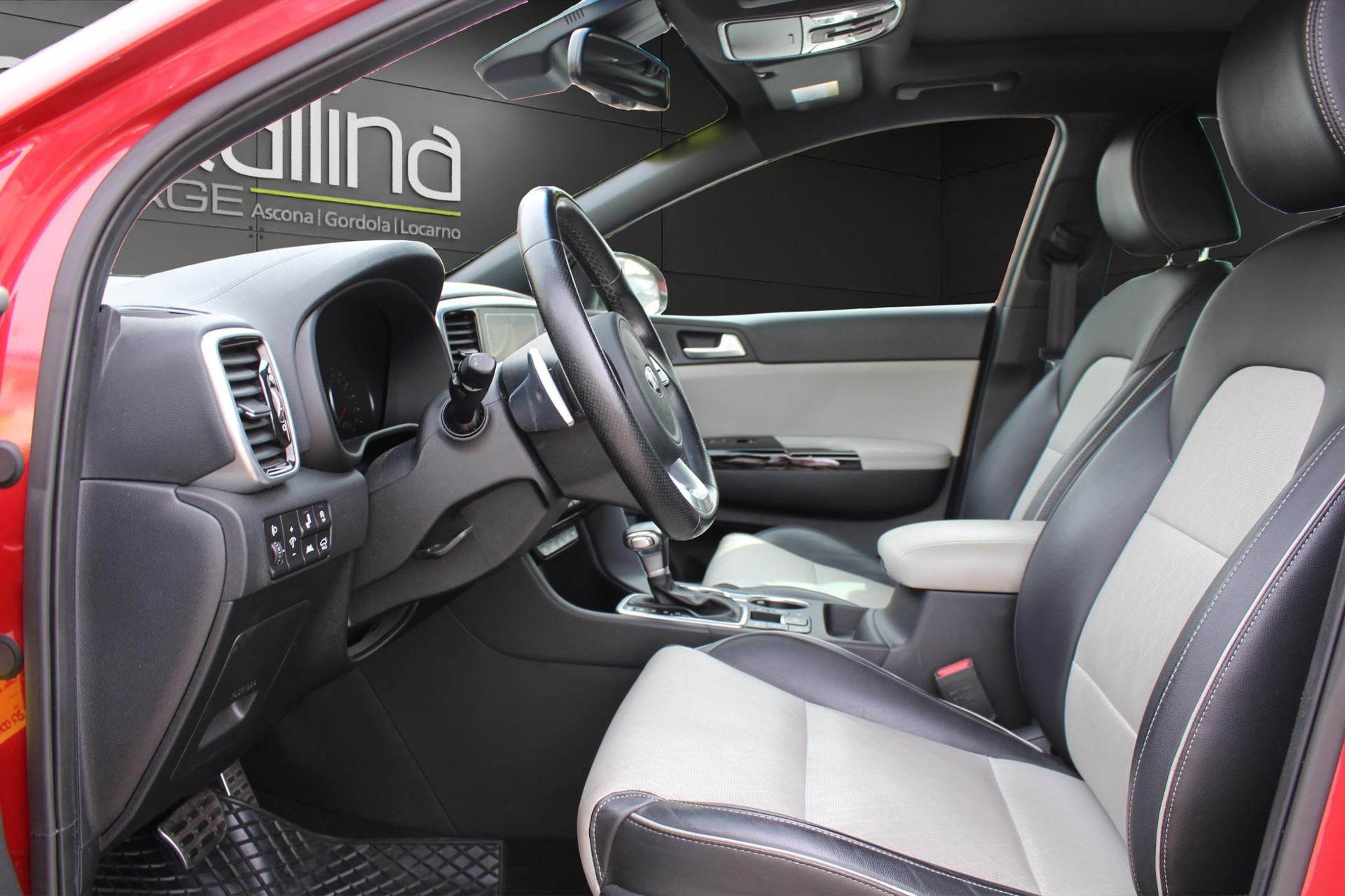 KIA Sportage 2.0 CRDi MHEV Style GT-Line-image-6