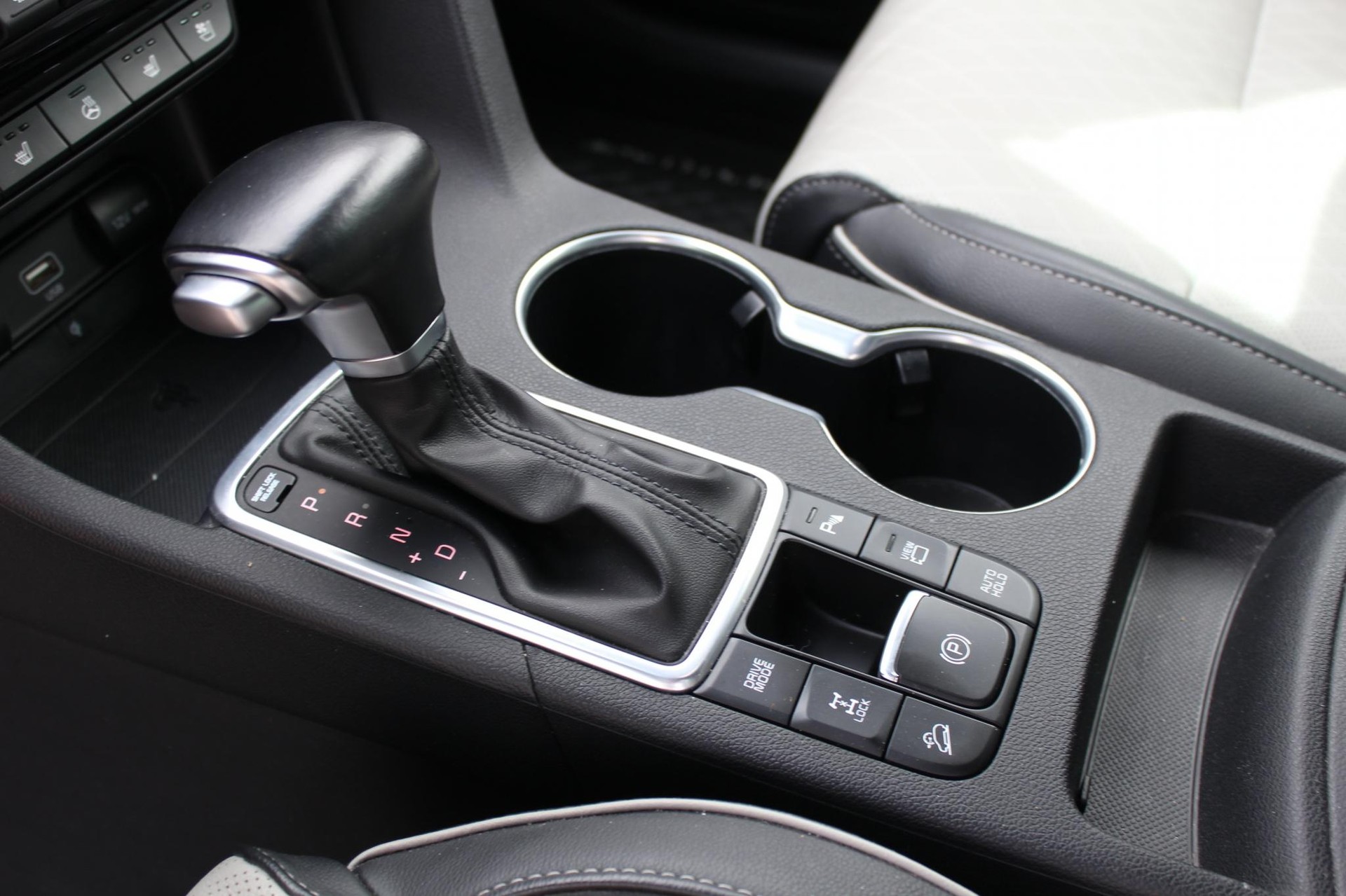 KIA Sportage 2.0 CRDi MHEV Style GT-Line-image-8