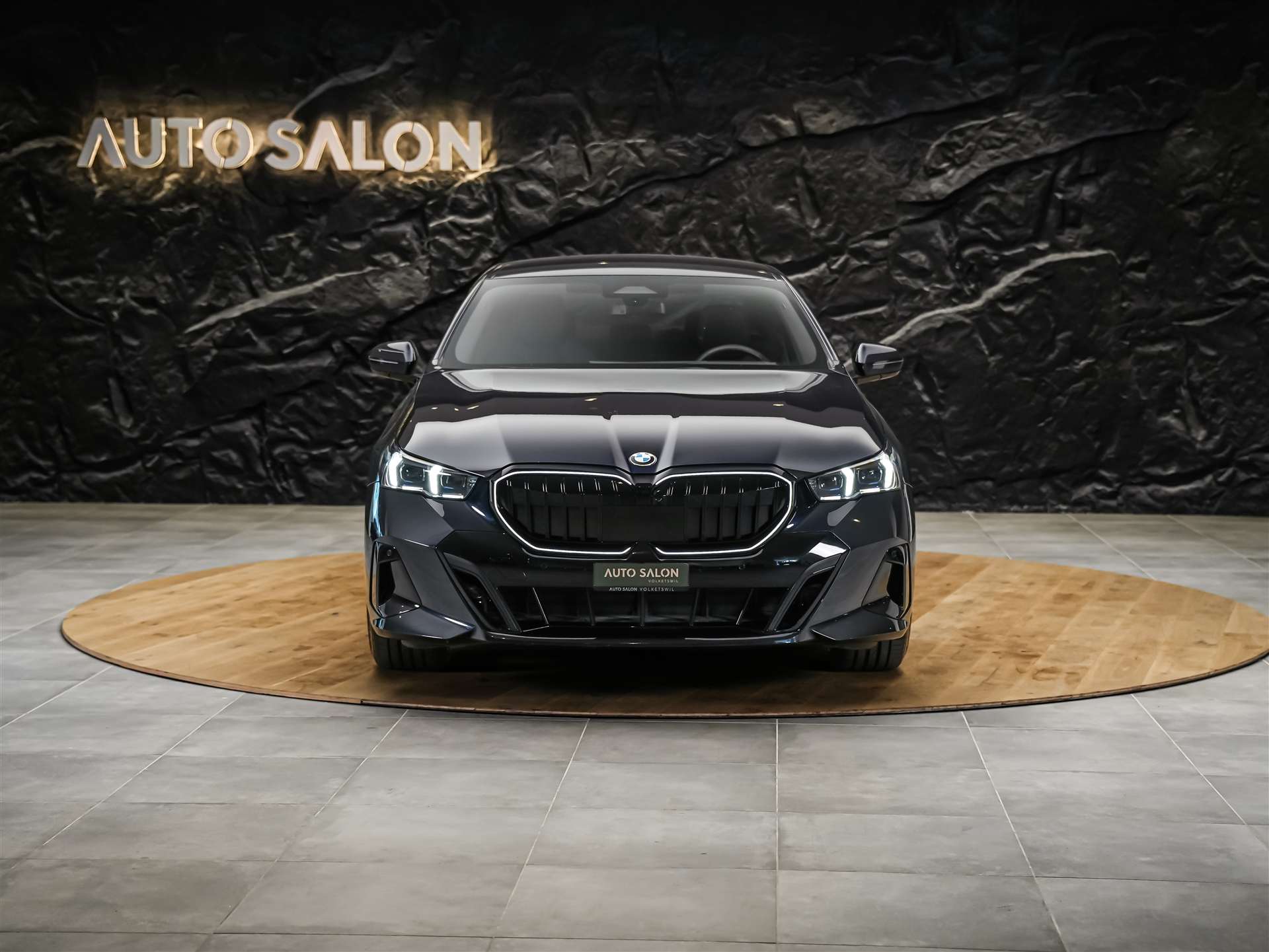 BMW 520i M Sport Steptronic *ICONIC GLOW*Sitzbelüftung*Head-Up*21"Felgen*Werksgarantie*Harman/Kardon-image-7