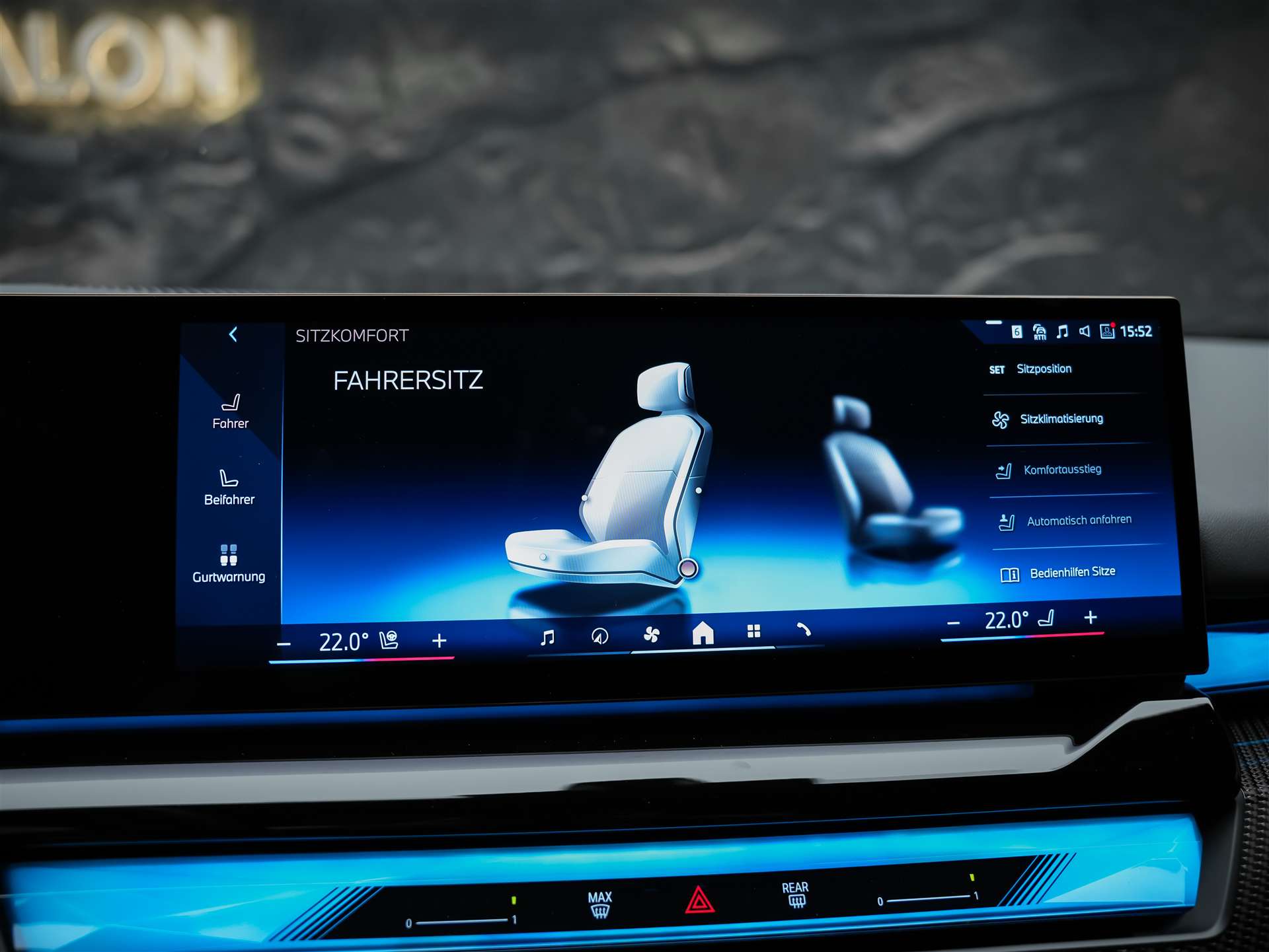 BMW 520i M Sport Steptronic *ICONIC GLOW*Sitzbelüftung*Head-Up*21"Felgen*Werksgarantie*Harman/Kardon-image-36