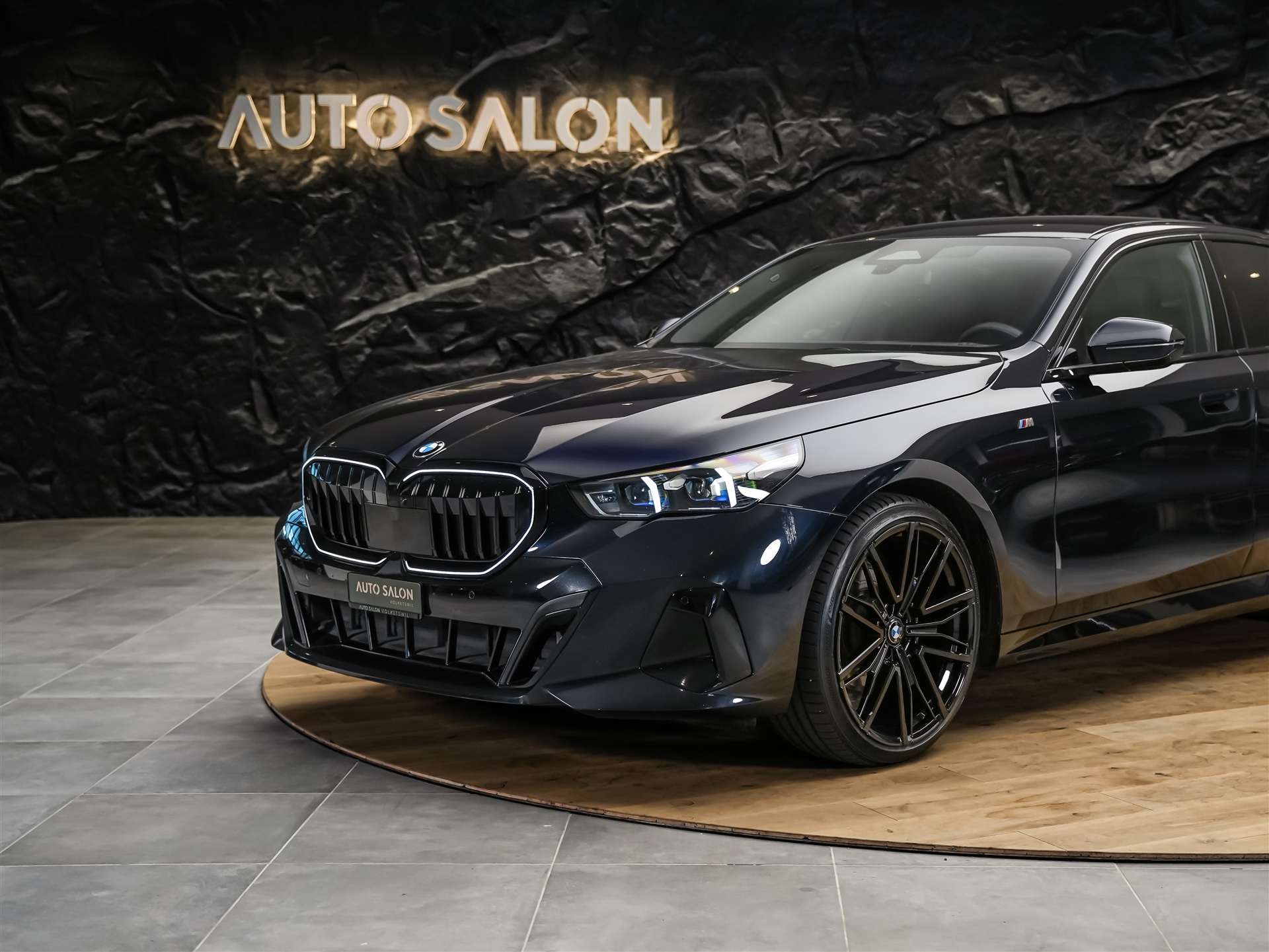 BMW 520i M Sport Steptronic *ICONIC GLOW*Sitzbelüftung*Head-Up*21"Felgen*Werksgarantie*Harman/Kardon-image-15