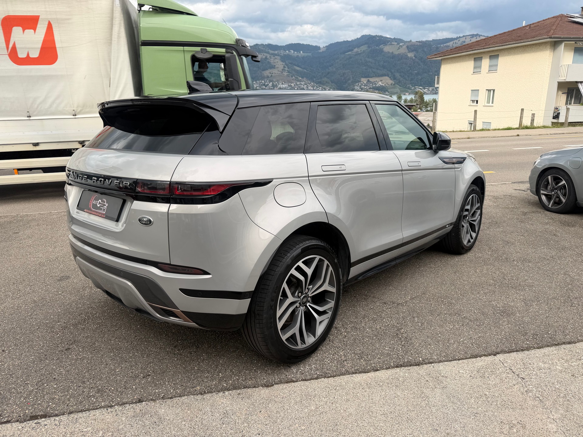 LAND ROVER Range Rover Evoque R-Dyn First Edi P 250 HSE AT9-image-2