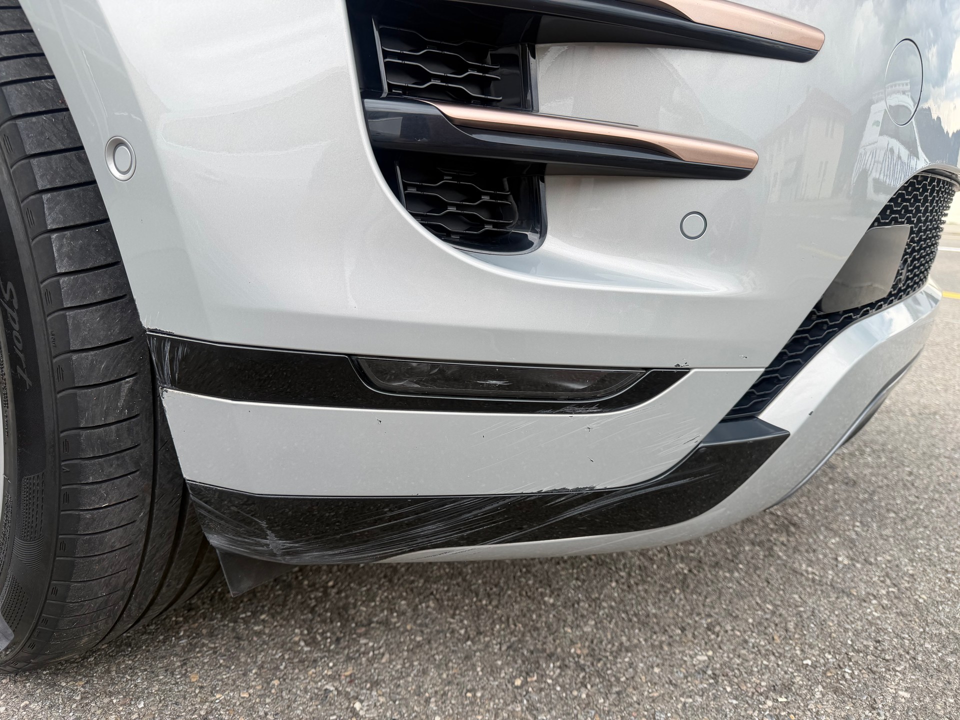 LAND ROVER Range Rover Evoque R-Dyn First Edi P 250 HSE AT9-image-12