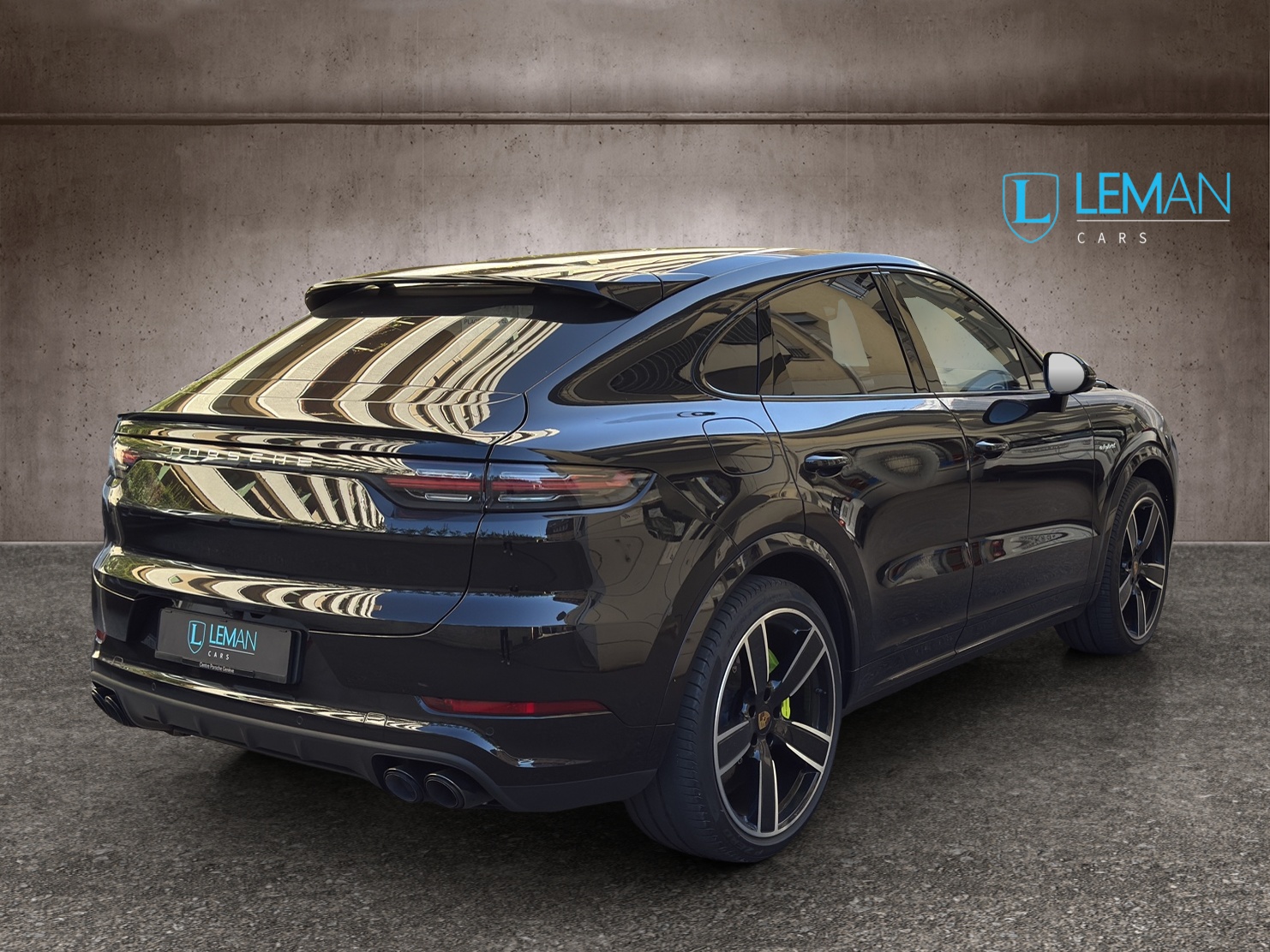PORSCHE Cayenne Turbo Coupé S E-Hybrid-image-4