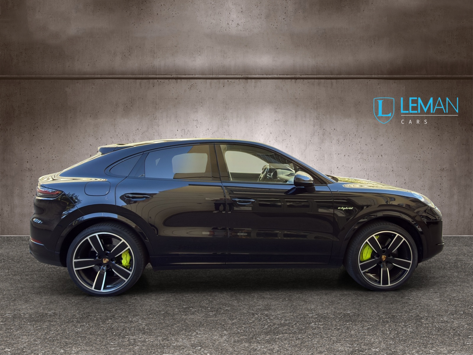PORSCHE Cayenne Turbo Coupé S E-Hybrid-image-3