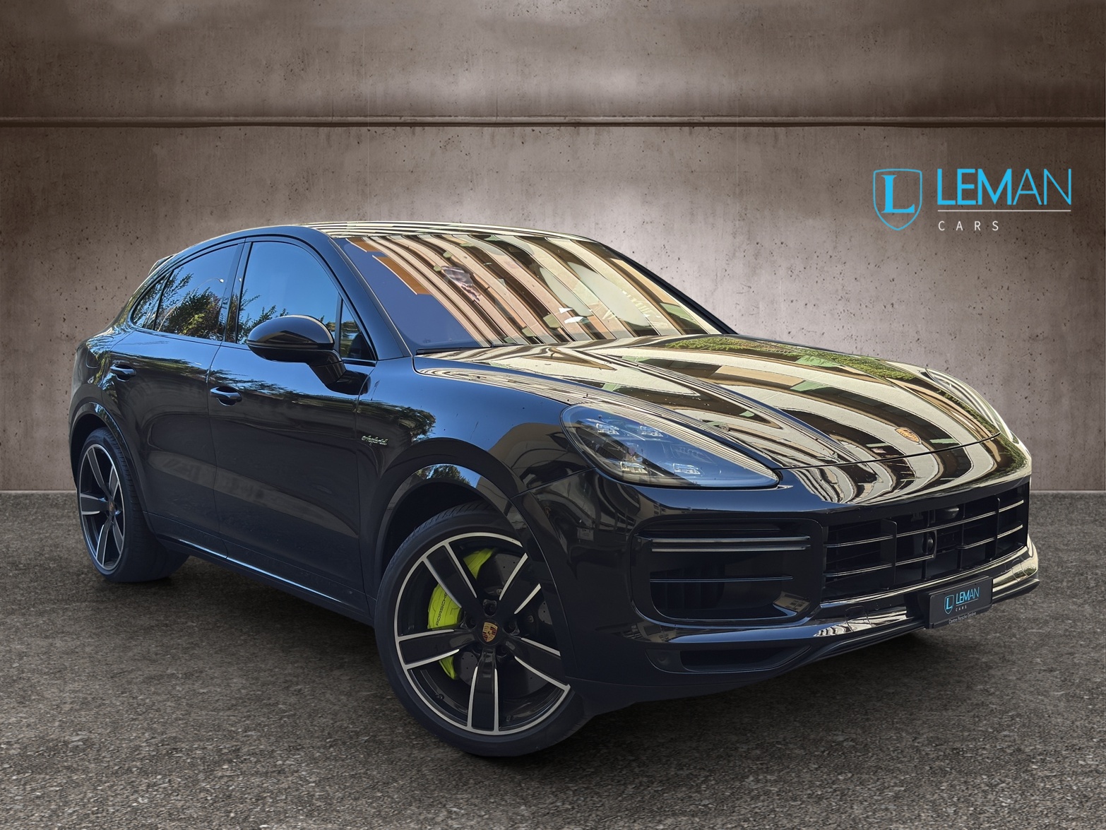 PORSCHE Cayenne Turbo Coupé S E-Hybrid-image-2
