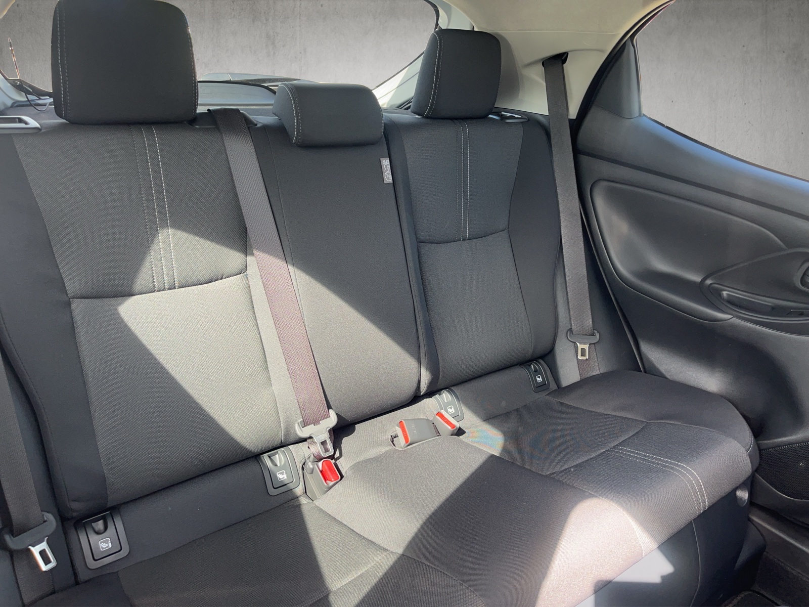 TOYOTA Yaris 1.5 VVT-i HSD Teamplayer-image-13
