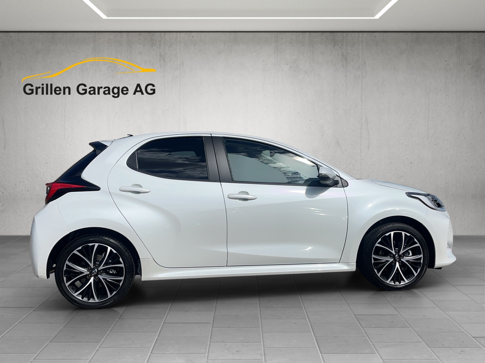 TOYOTA Yaris 1.5 VVT-i HSD Teamplayer-image-5