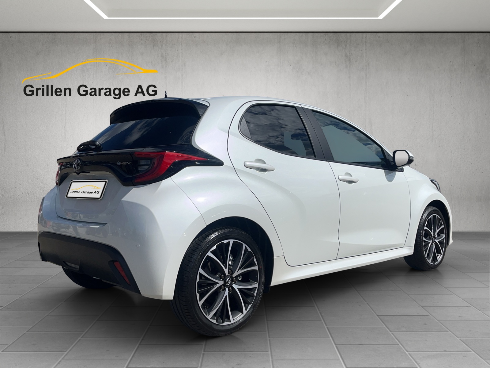 TOYOTA Yaris 1.5 VVT-i HSD Teamplayer-image-4