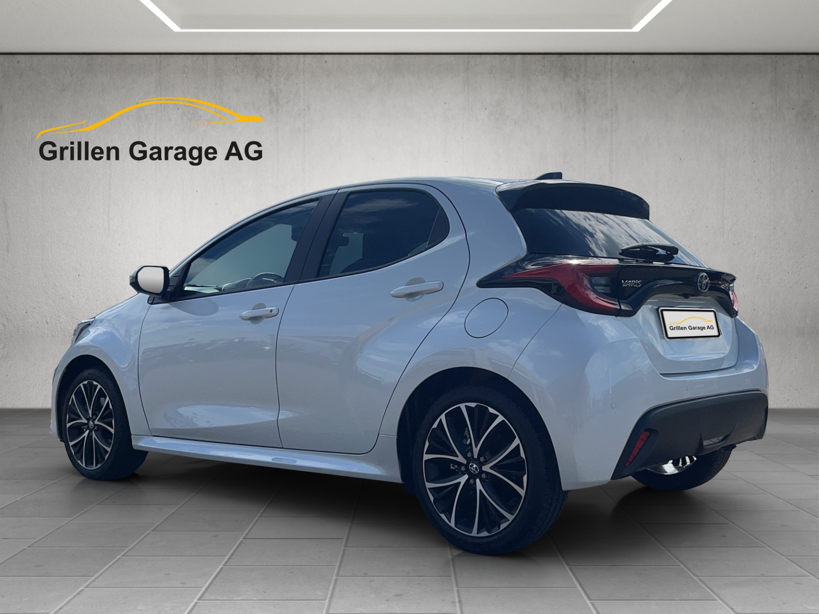 TOYOTA Yaris 1.5 VVT-i HSD Teamplayer-image-2