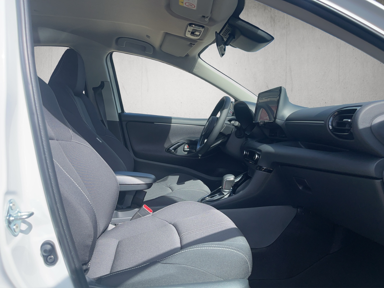 TOYOTA Yaris 1.5 VVT-i HSD Teamplayer-image-12