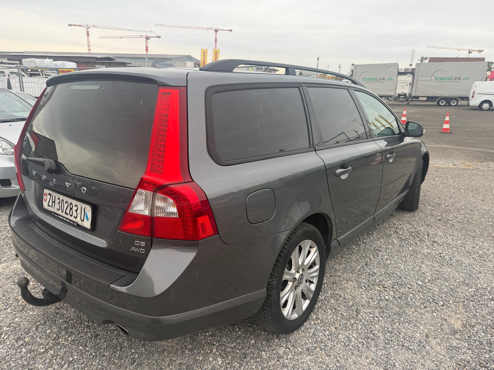 VOLVO V70 D5 AWD Summum Geartronic-image-3