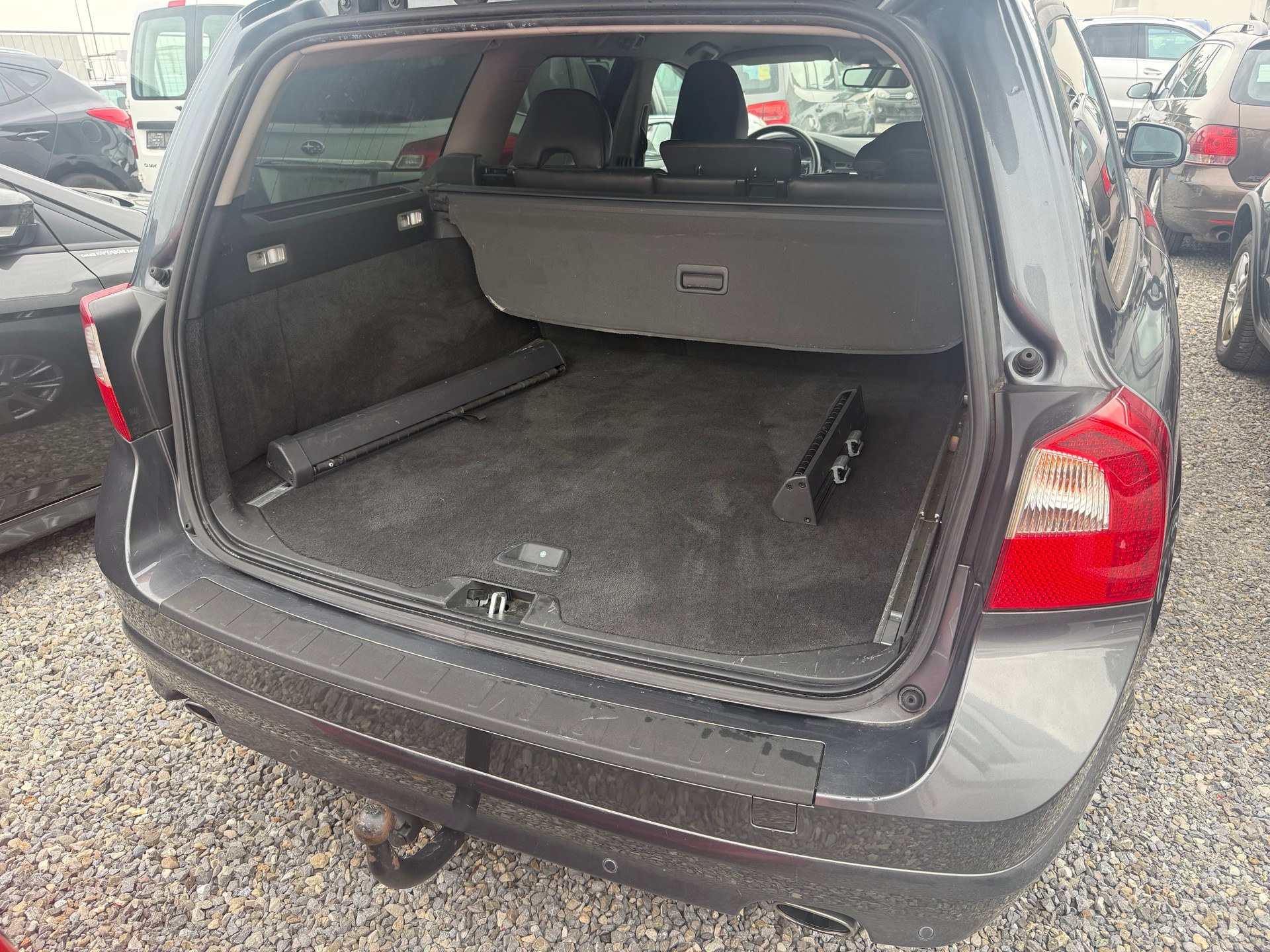 VOLVO V70 D5 AWD Summum Geartronic-image-4