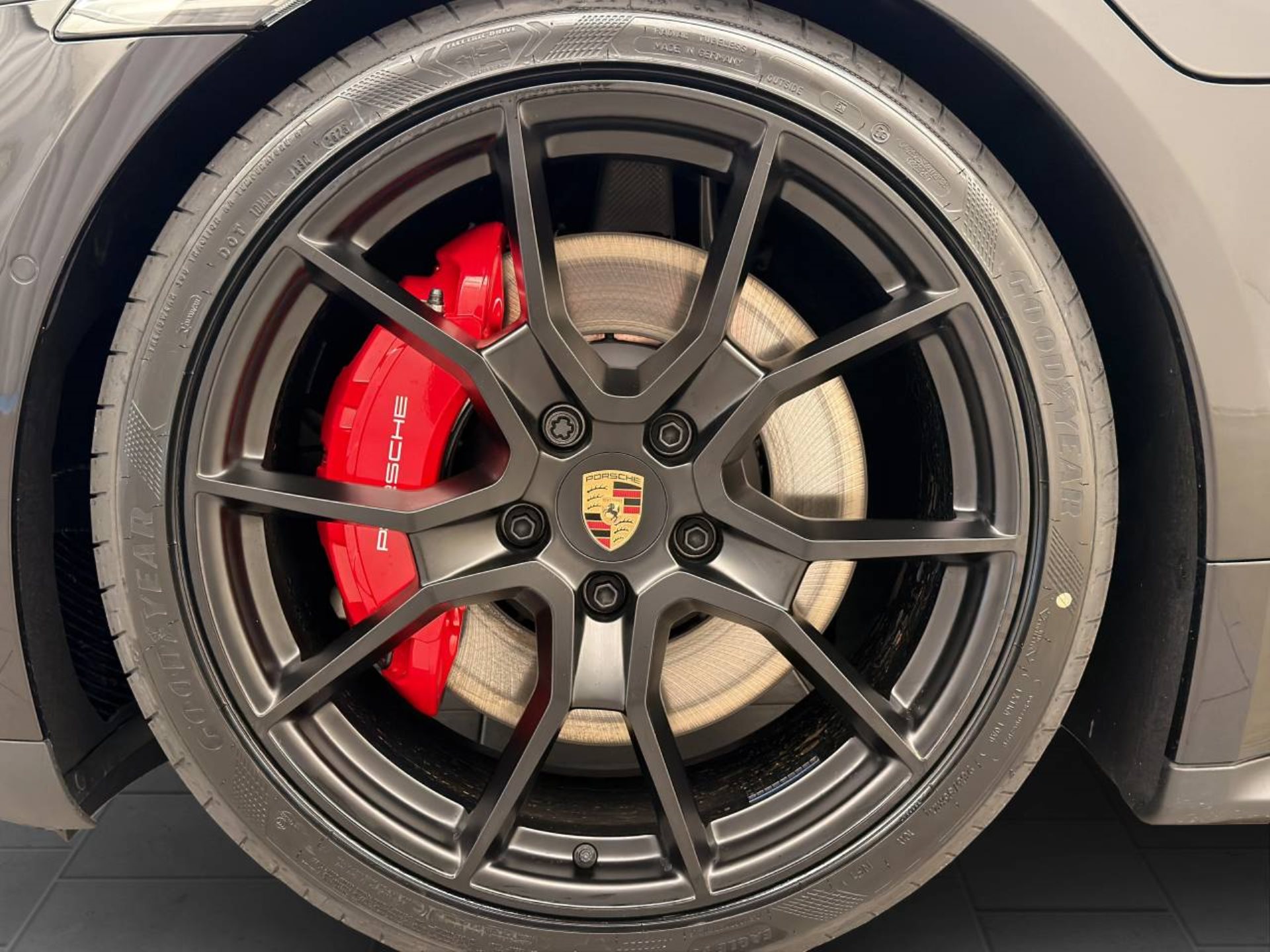 PORSCHE Taycan GTS Sport Turismo-image-10