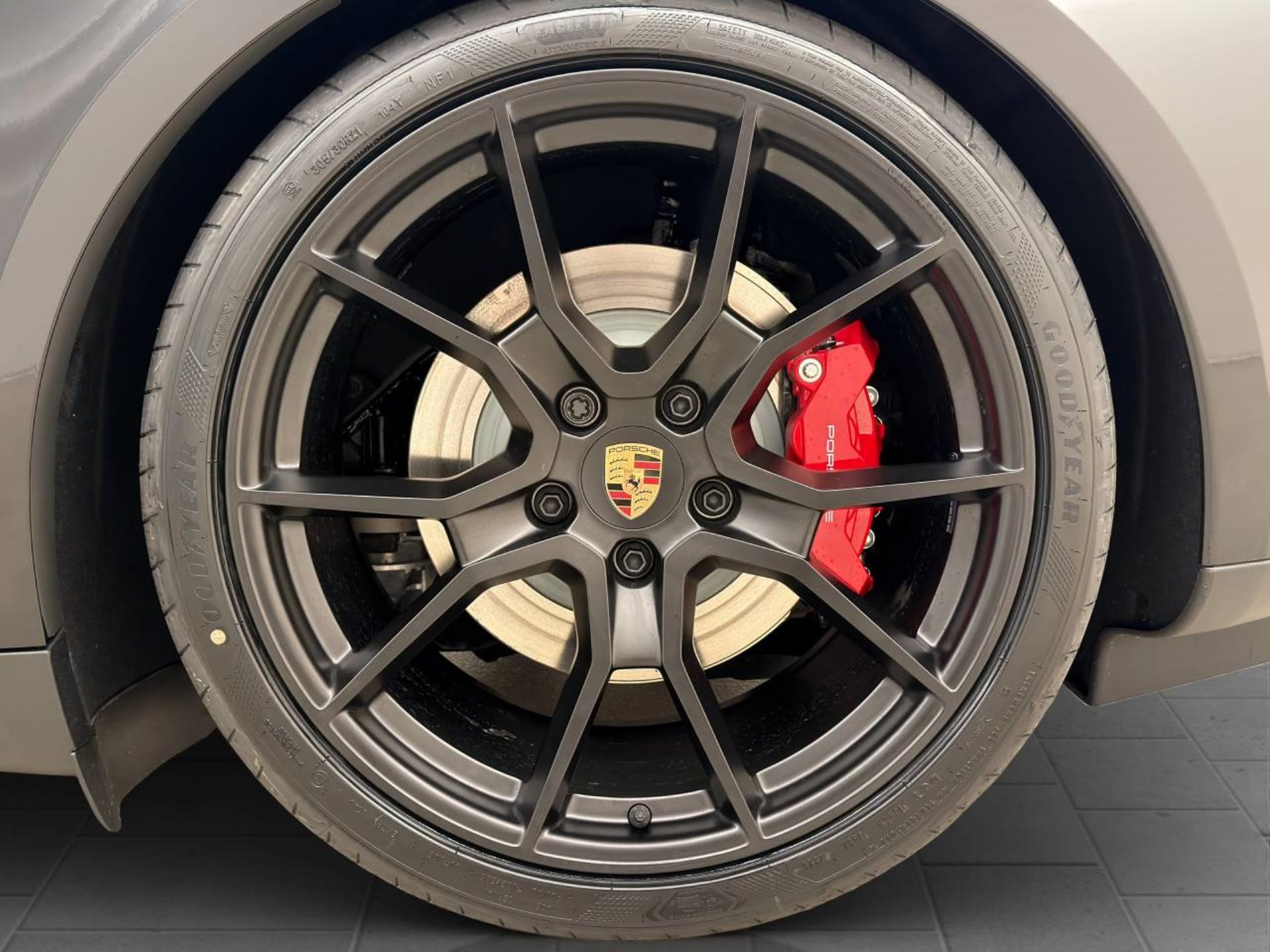 PORSCHE Taycan GTS Sport Turismo-image-11