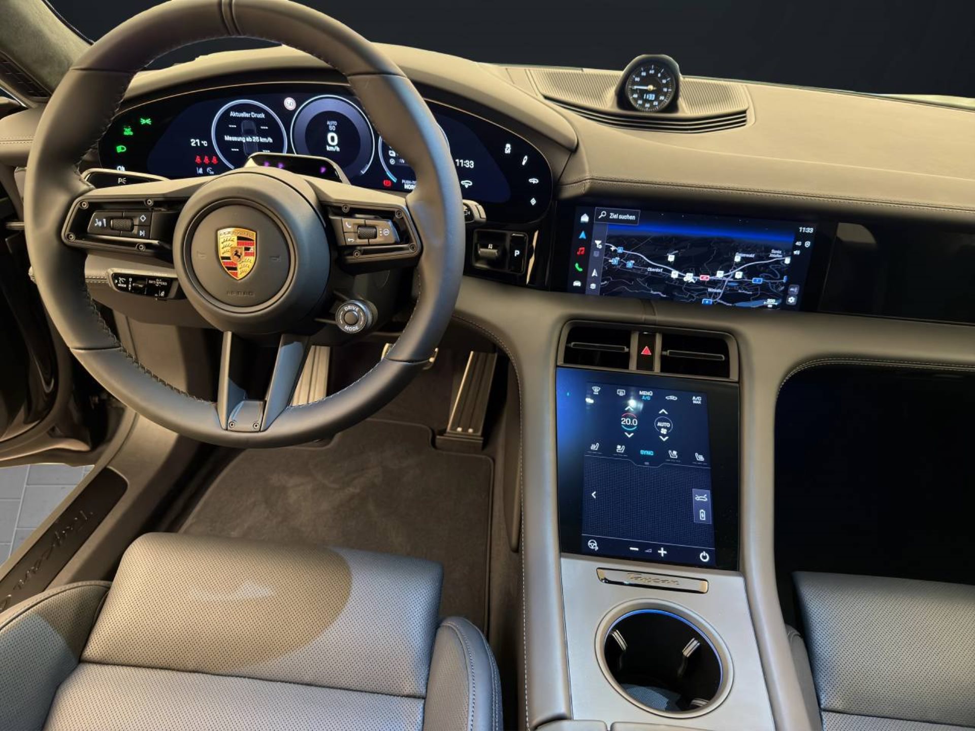 PORSCHE Taycan GTS Sport Turismo-image-21