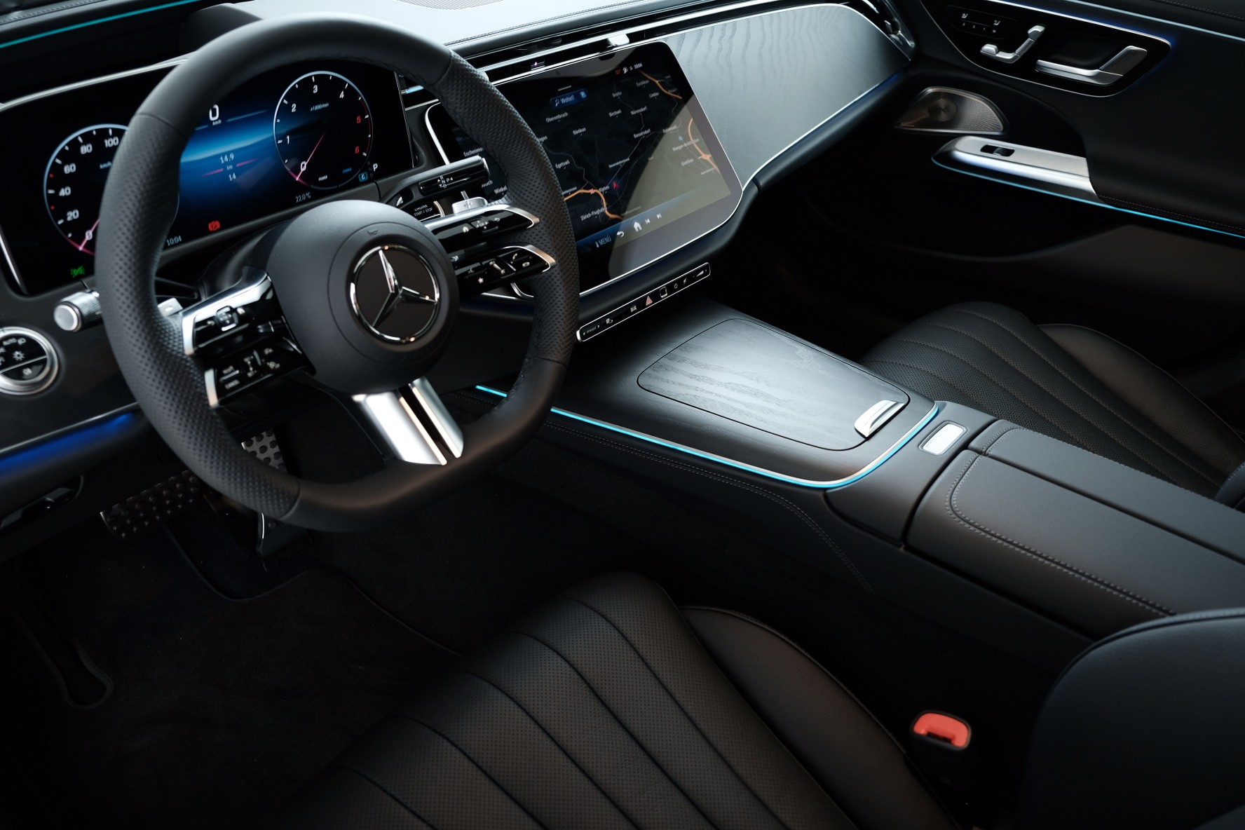 MERCEDES-BENZ E 220 d AMG Line 4matic W214-image-8