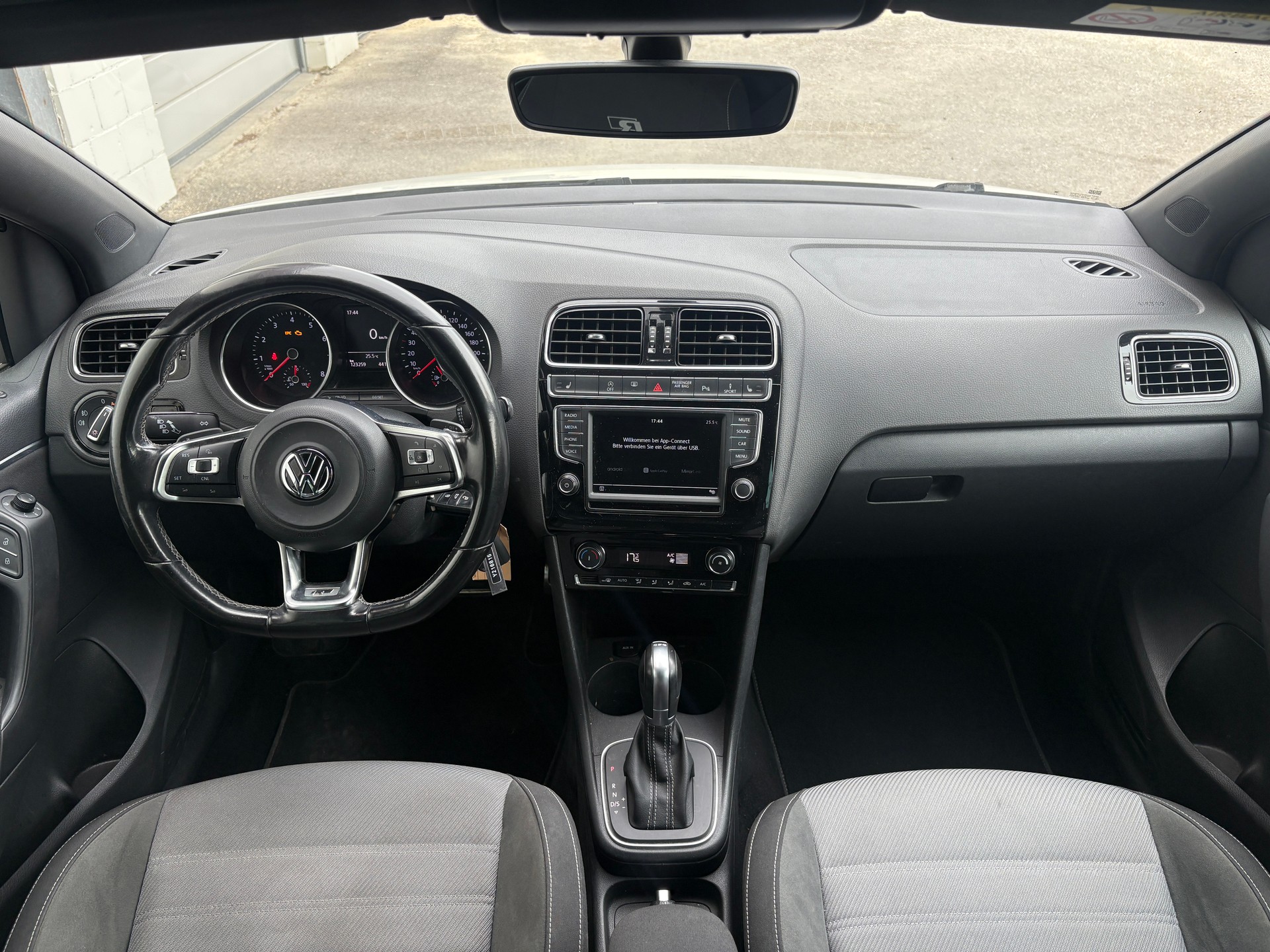 VW Polo 1.0 TSI BMT Allstar R-Line DSG-image-8