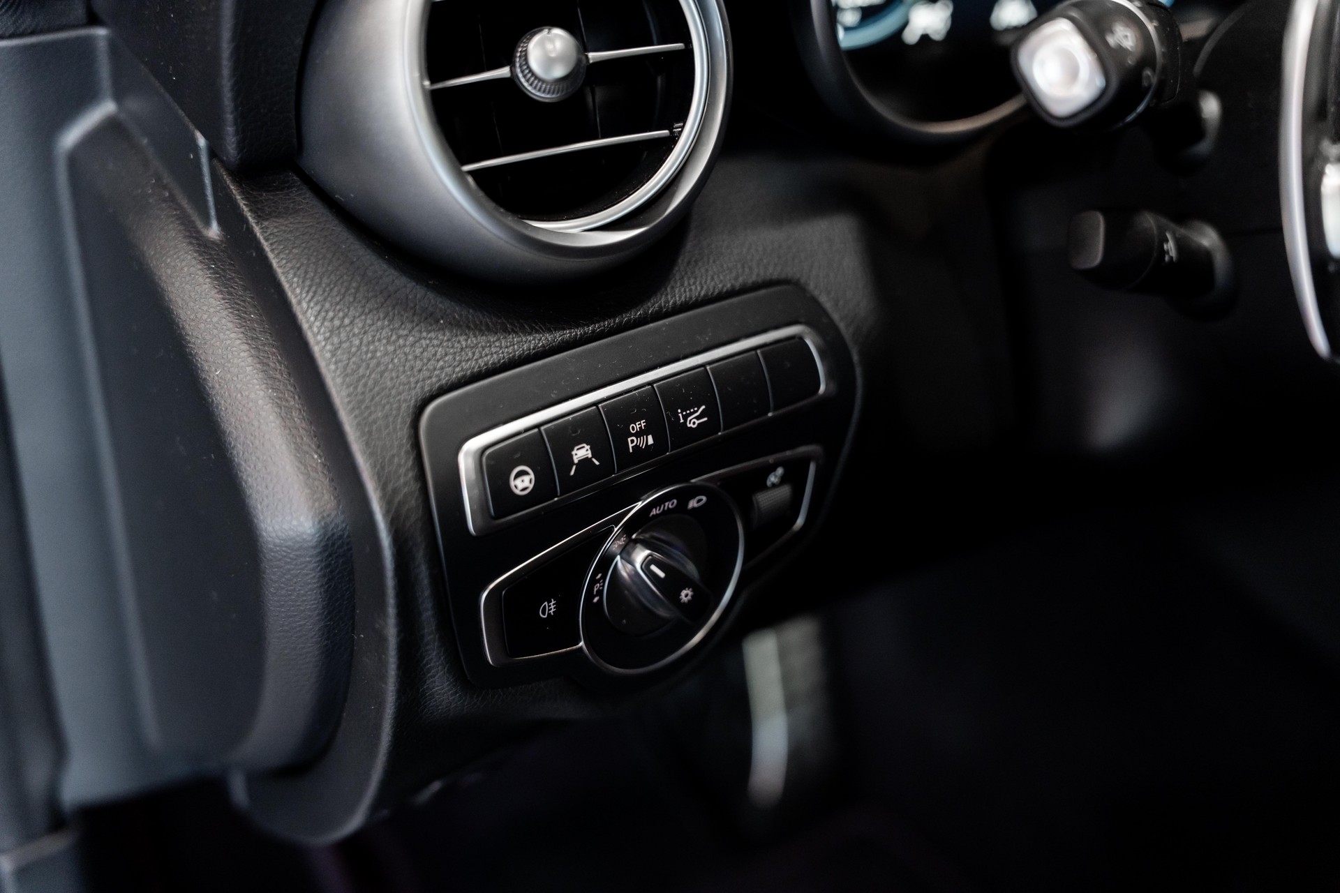 MERCEDES-BENZ C 43 AMG 4Matic Speedshift TCT 9G / Burmester / Head-Up / Pano-Schiebedach / AMG Sitze / Ab Service-image-14