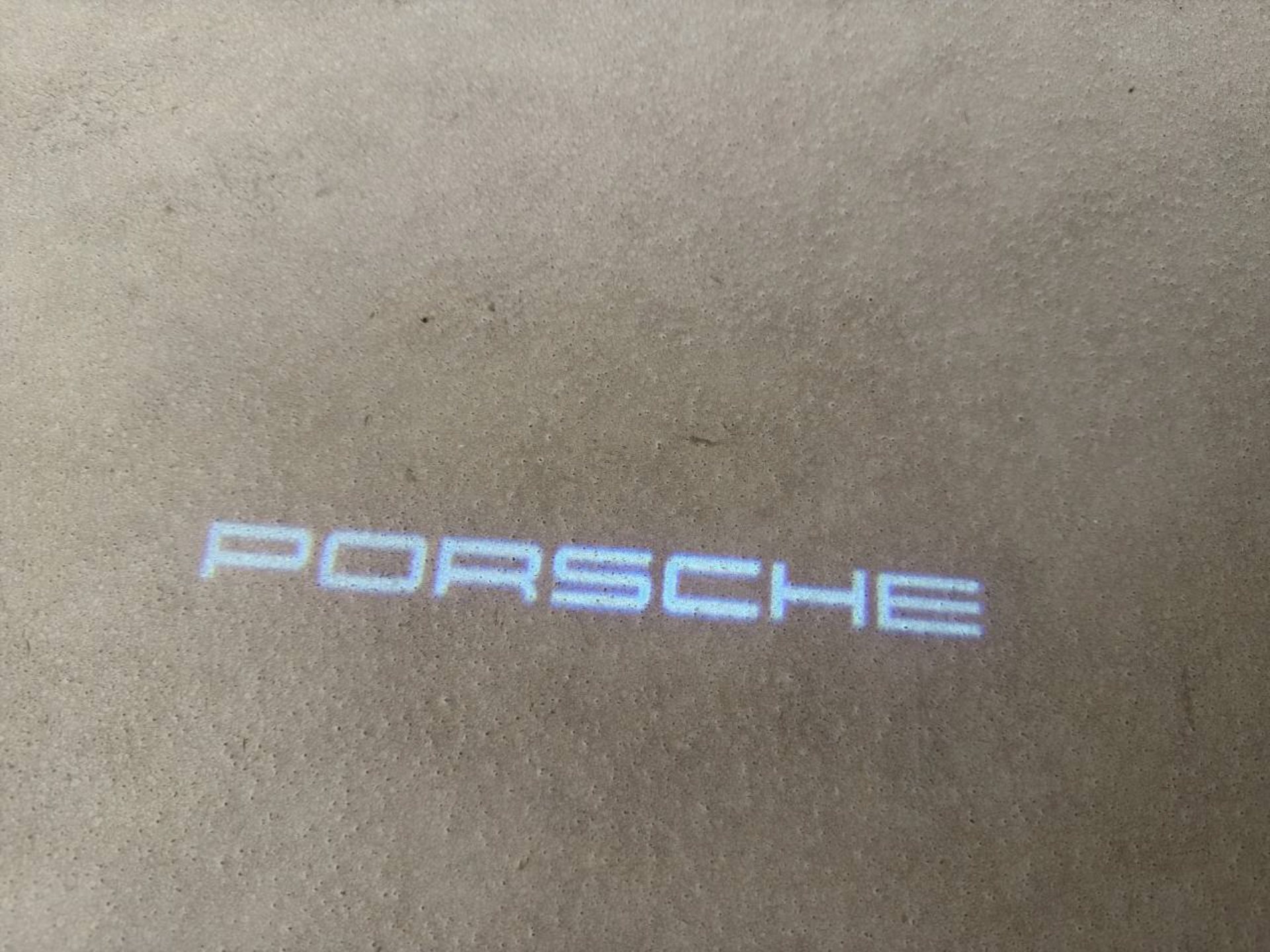 PORSCHE 911 Turbo S Cabriolet-image-25