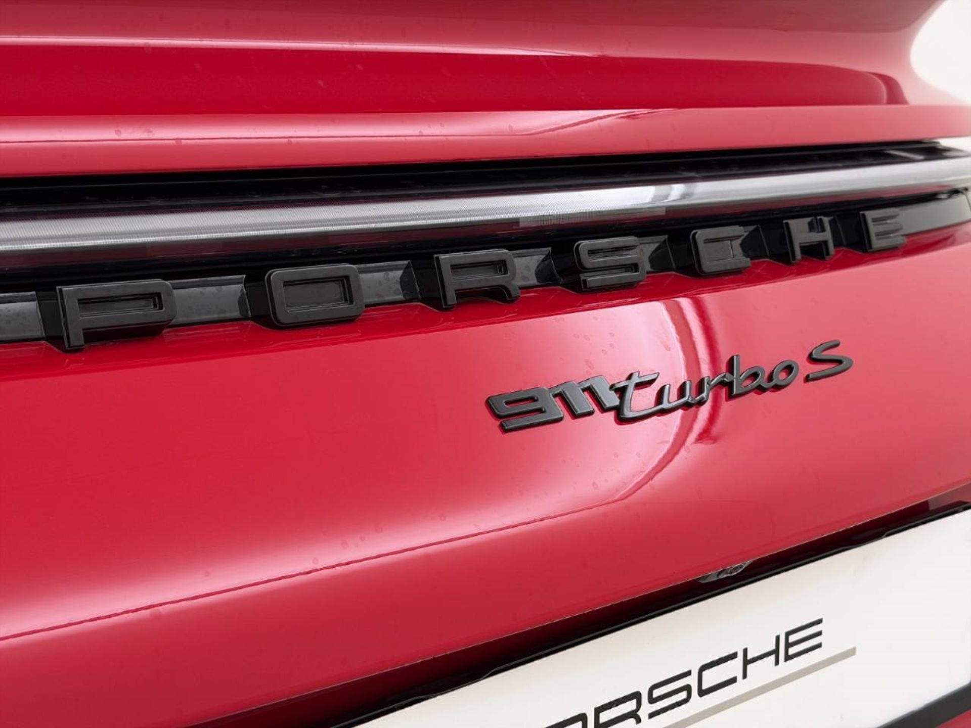 PORSCHE 911 Turbo S Cabriolet-image-12