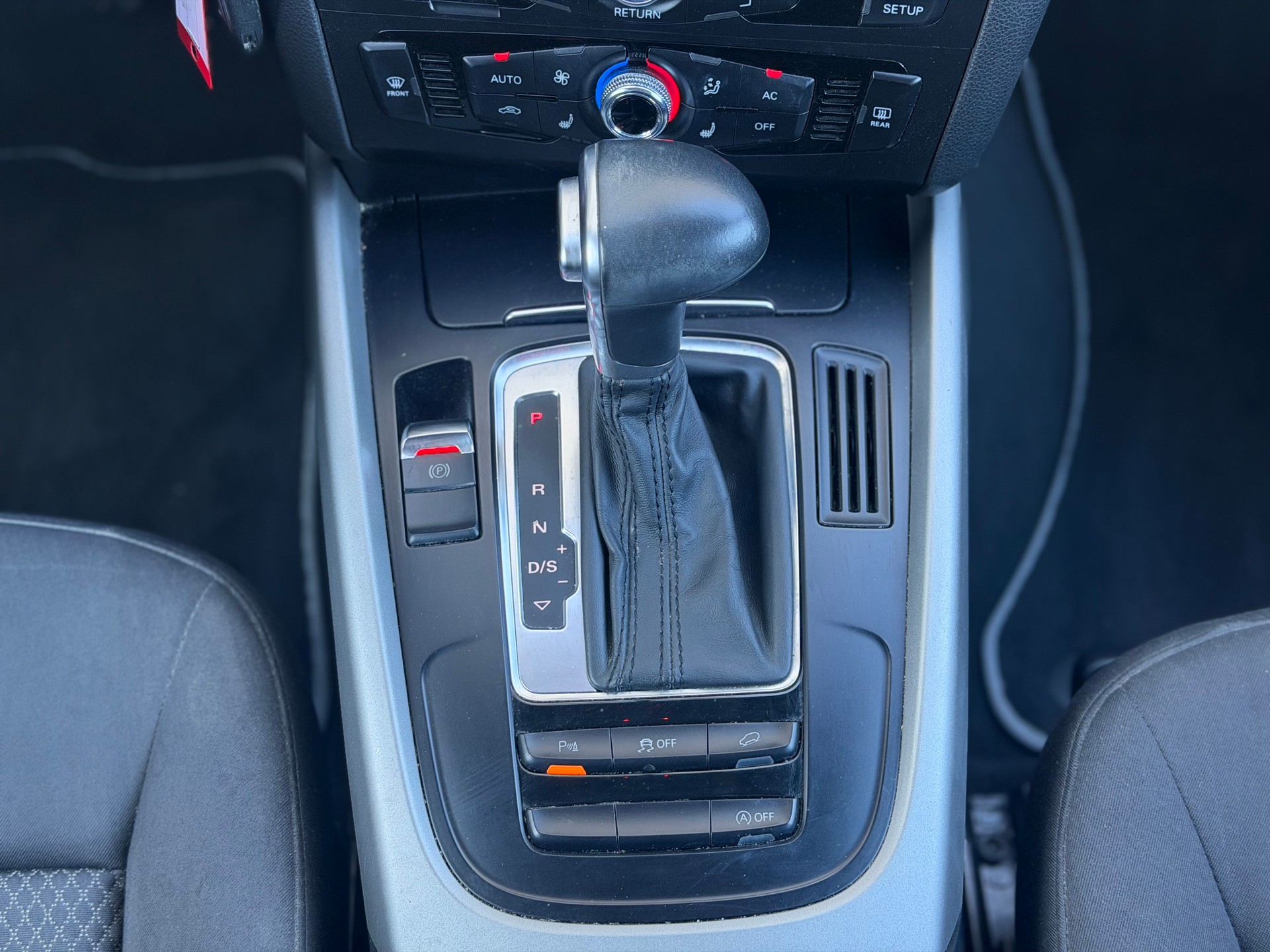 AUDI Q5 2.0 TFSI quattro tiptronic-image-9