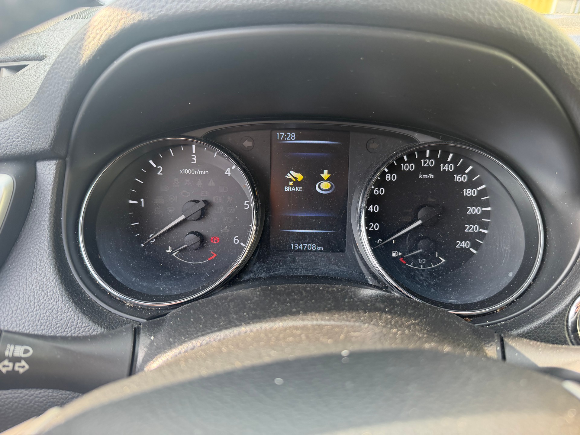 NISSAN Qashqai 1.6 dCi tekna Xtronic CVT-image-8