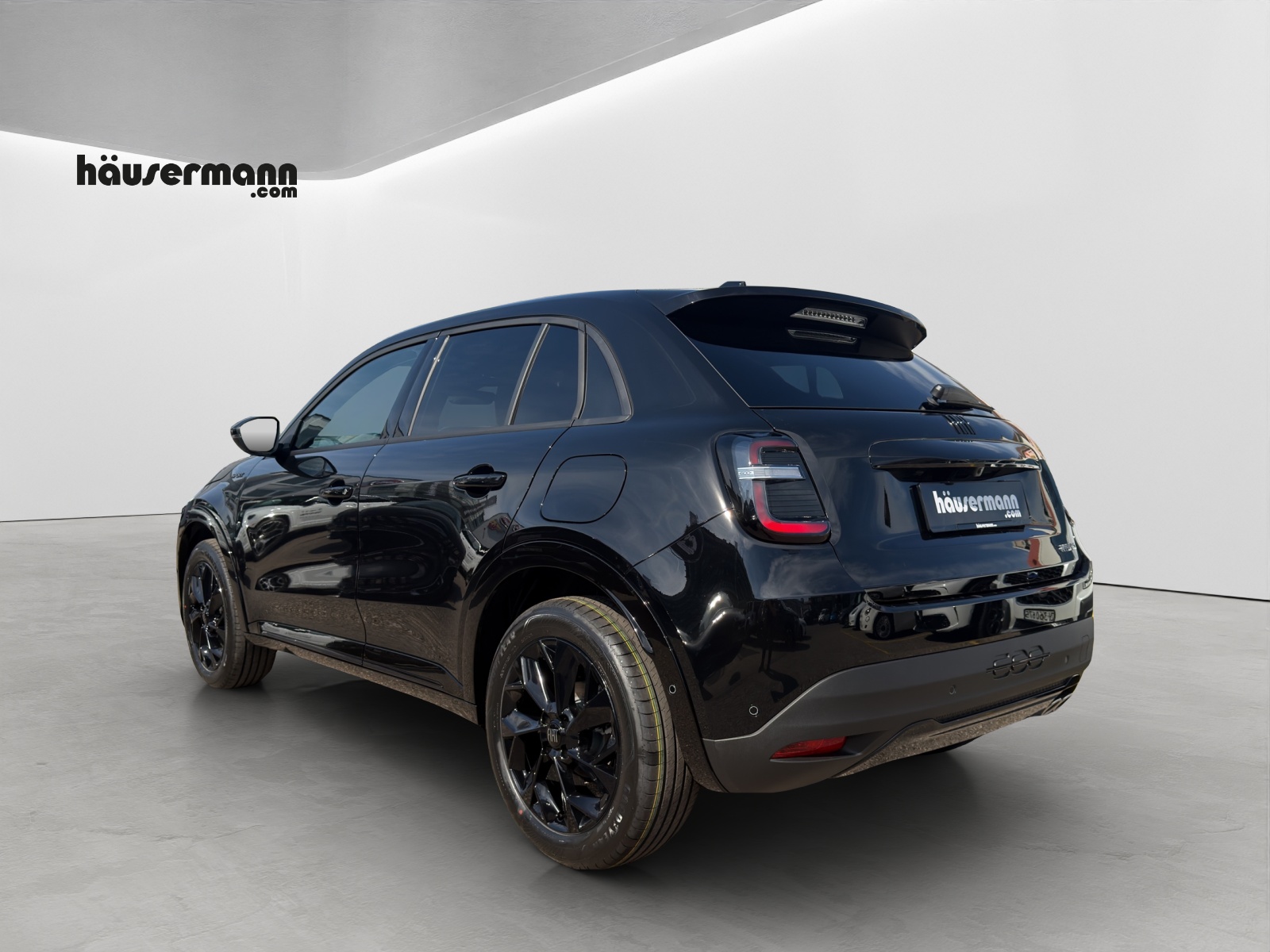FIAT 600 1.2 Hybrid 145 Sport-image-3