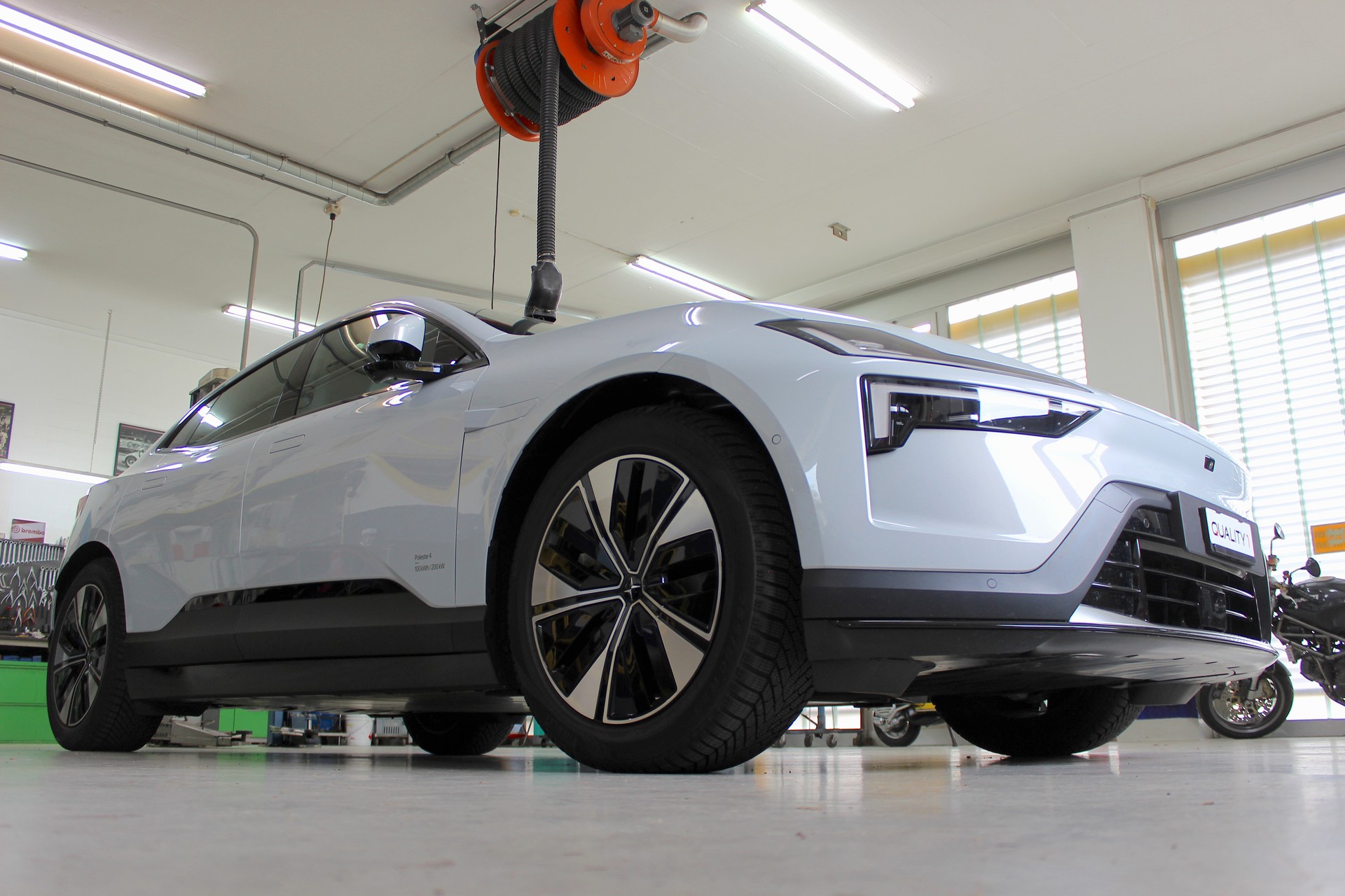 POLESTAR 4 Long Range Single 100kWh Plus Swiss 💥 TOP Ausstattung 💥 Lieferung möglich-showroom-element-1