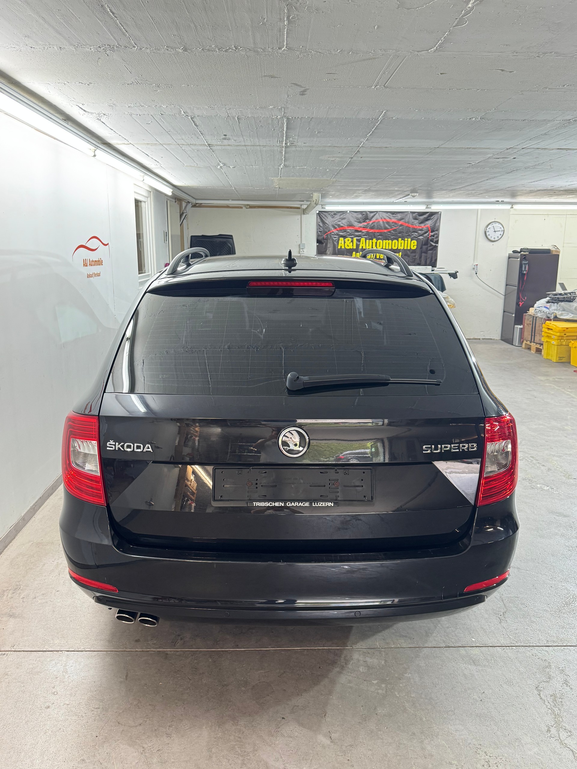 SKODA Superb Combi 2.0 TDi Ambition DSG-image-5