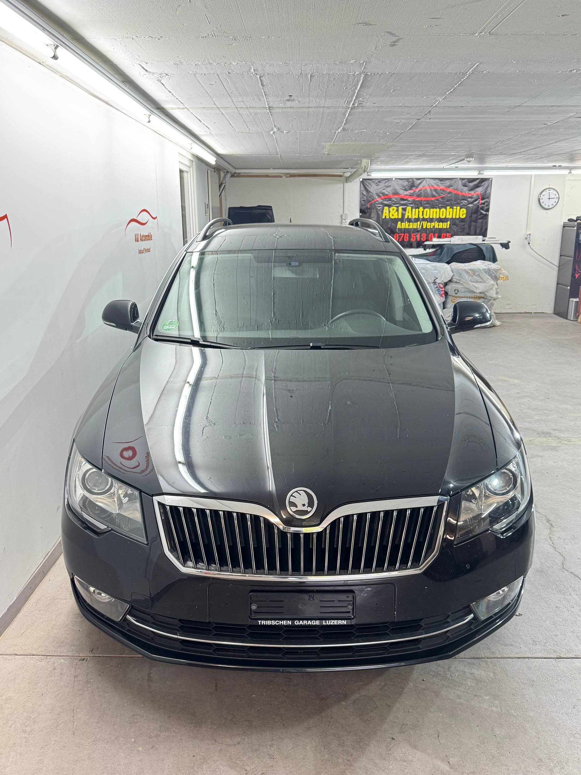 SKODA Superb Combi 2.0 TDi Ambition DSG-image-4