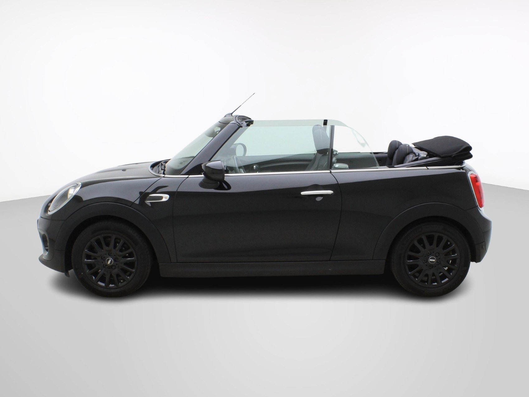 MINI Mini Cabrio F57 1.5i One-image-3