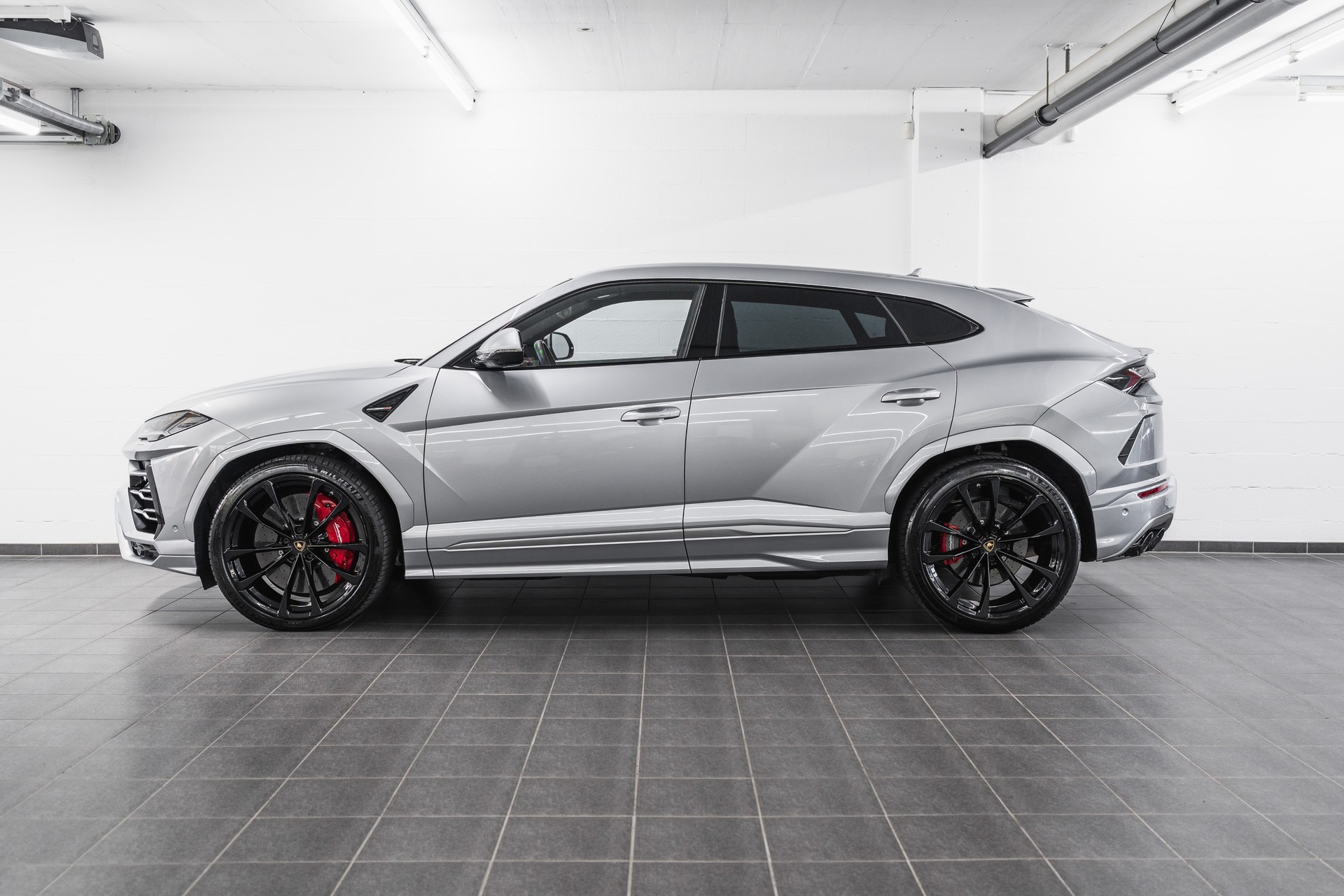 LAMBORGHINI Urus E-Gear-image-3