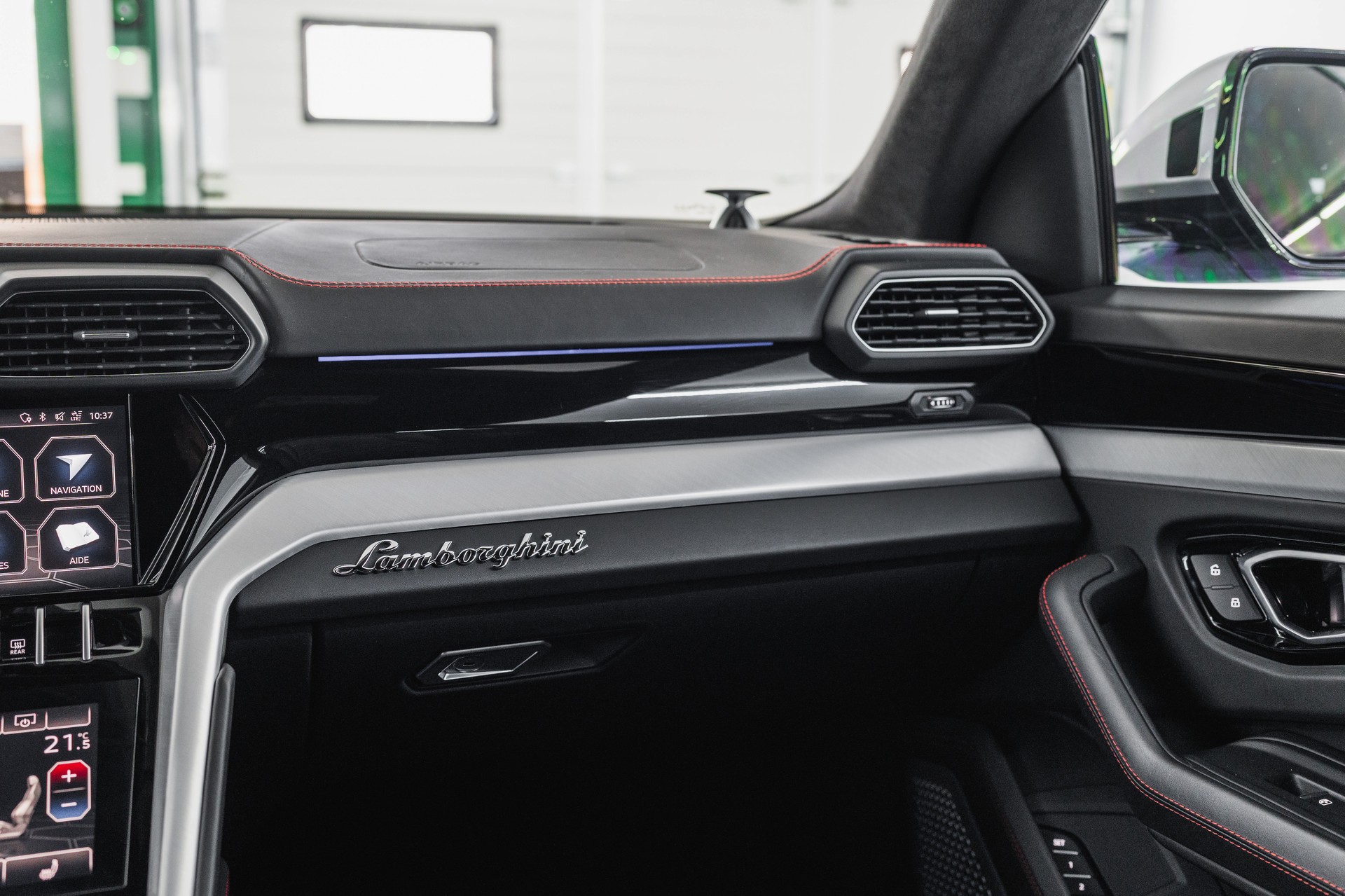 LAMBORGHINI Urus E-Gear-image-17