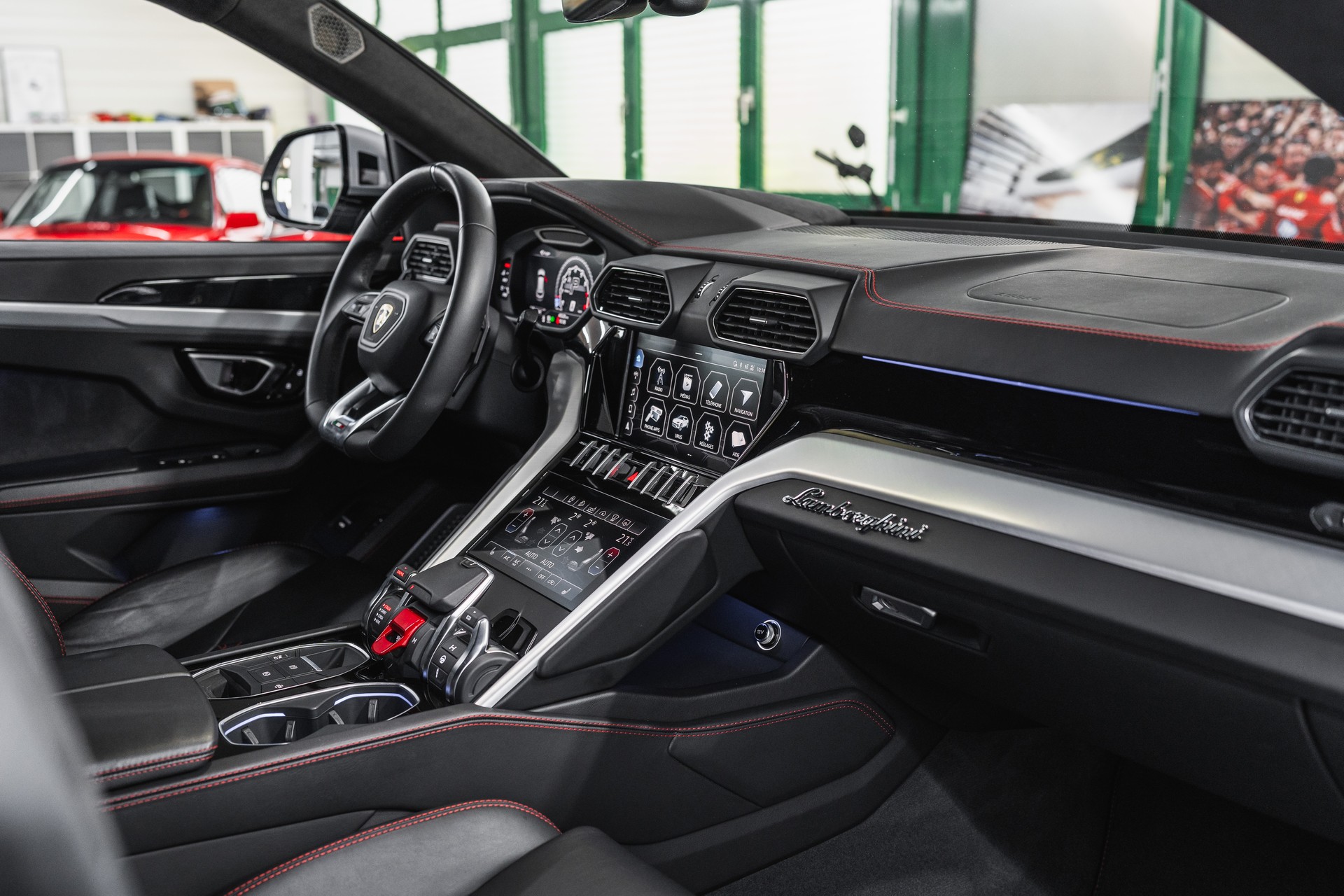 LAMBORGHINI Urus E-Gear-image-10
