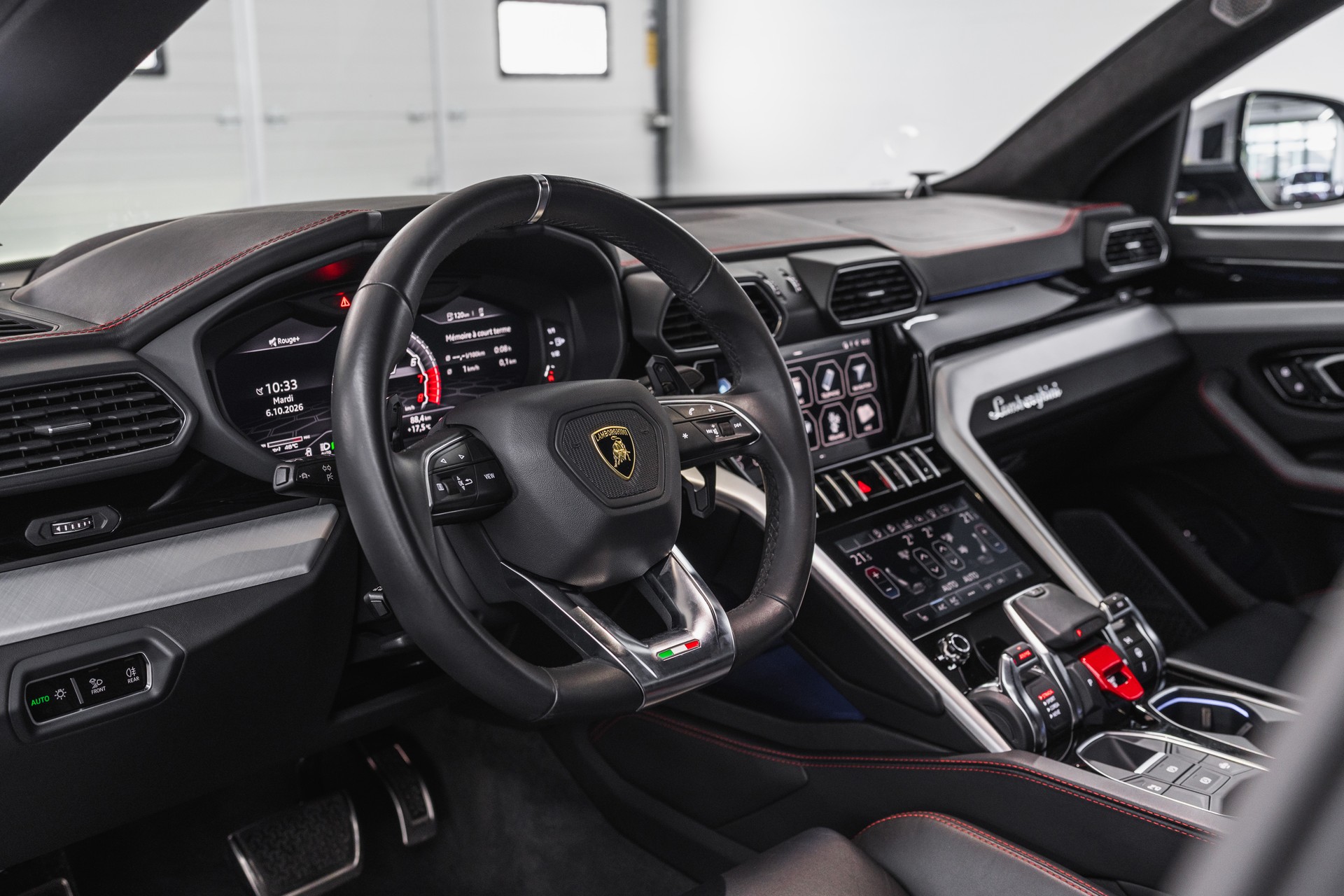 LAMBORGHINI Urus E-Gear-image-9