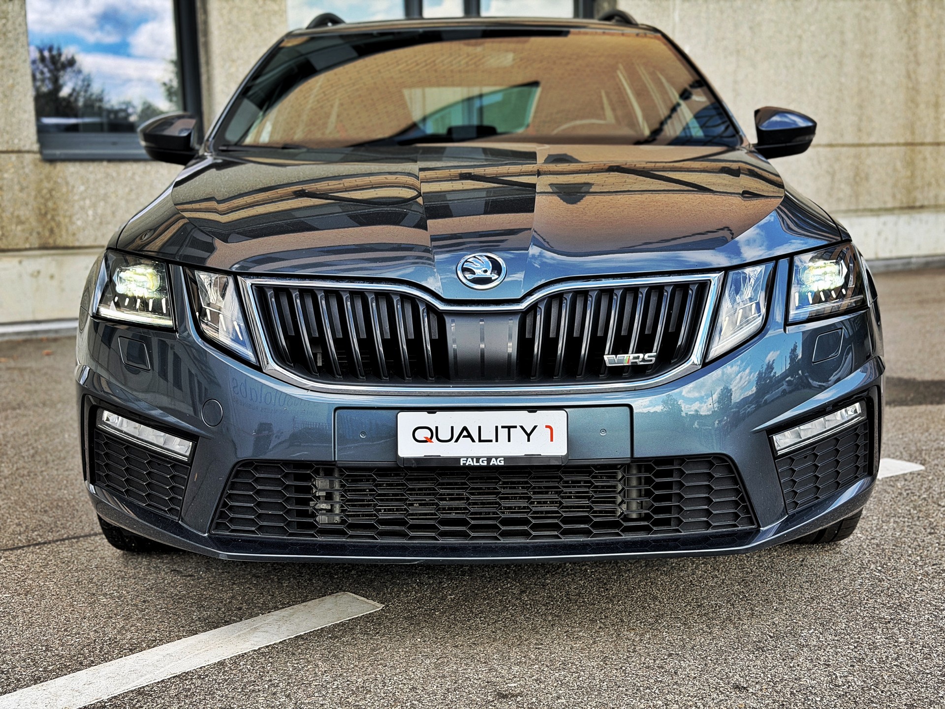 SKODA Octavia Combi 2.0 TDI RS 4x4 DSG-image-4