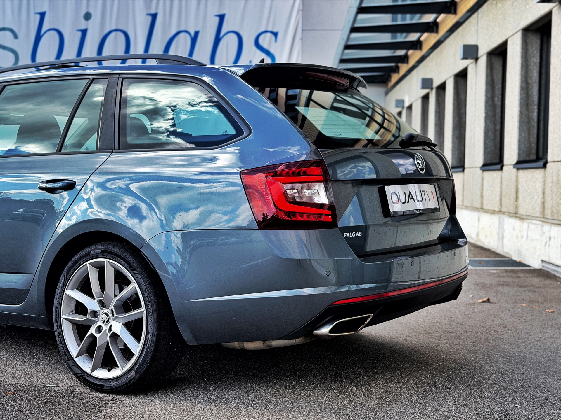 SKODA Octavia Combi 2.0 TDI RS 4x4 DSG-image-10