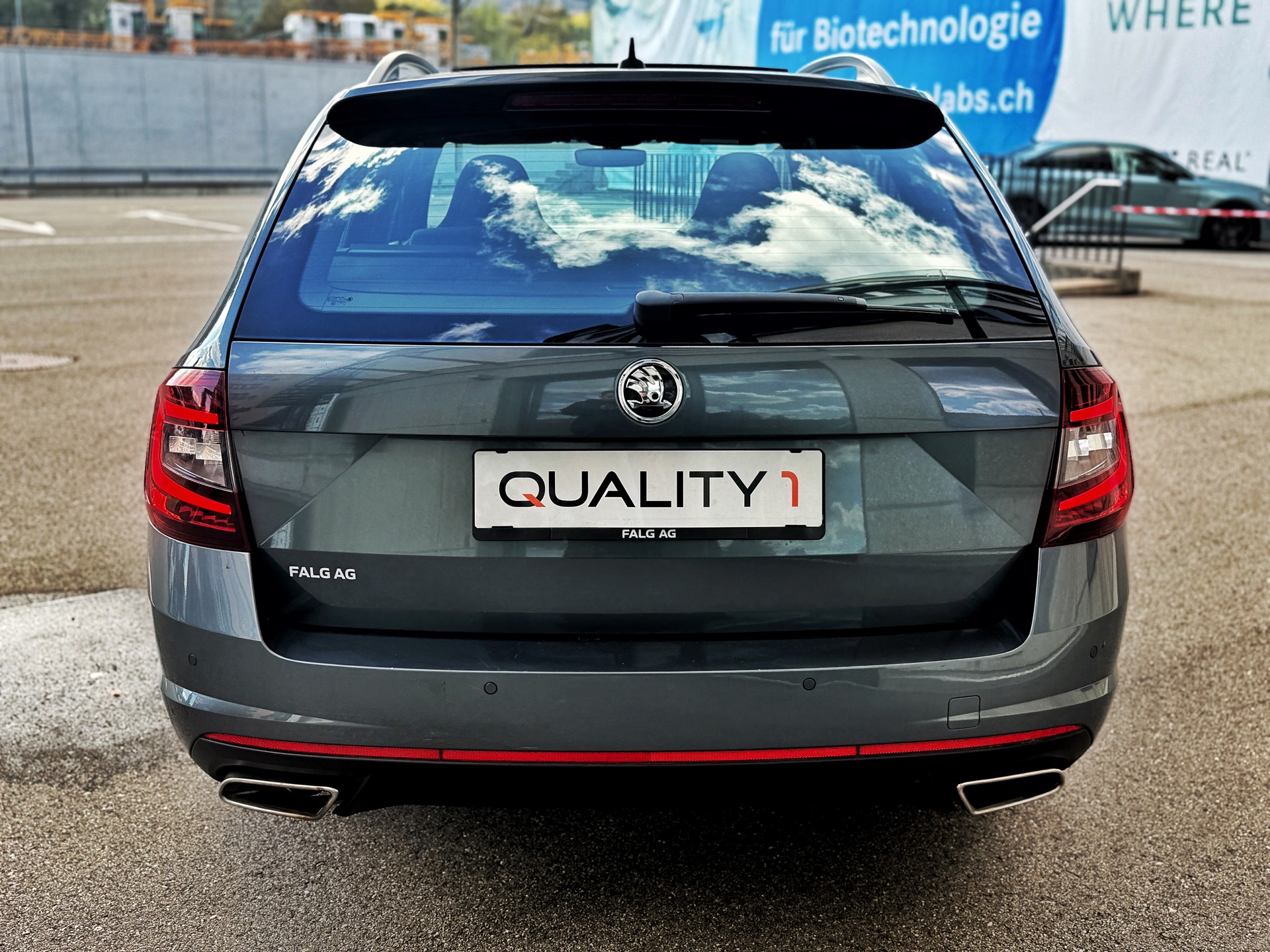 SKODA Octavia Combi 2.0 TDI RS 4x4 DSG-image-3