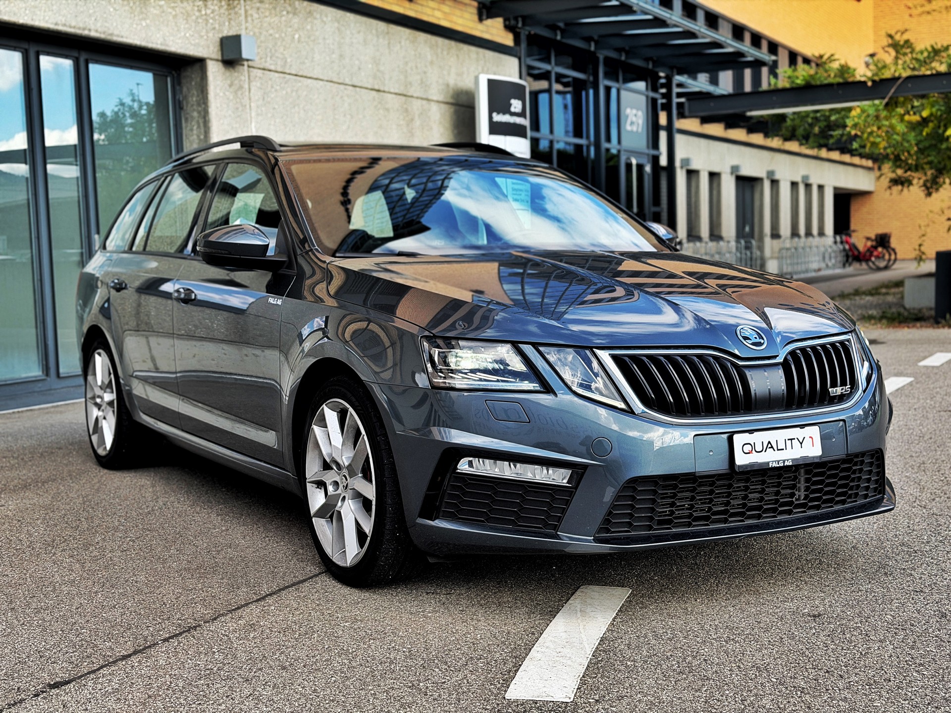 SKODA Octavia Combi 2.0 TDI RS 4x4 DSG-image-5