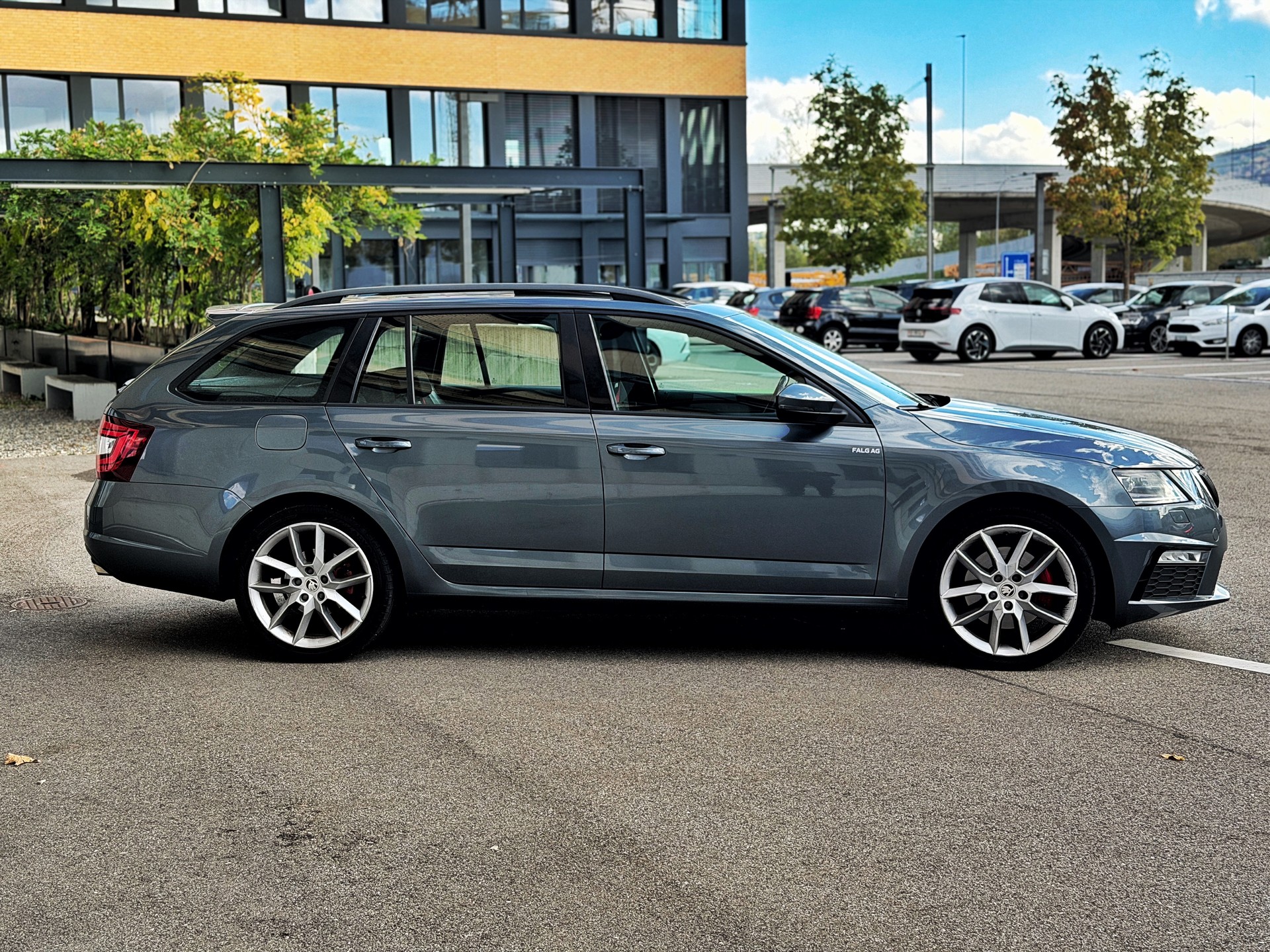 SKODA Octavia Combi 2.0 TDI RS 4x4 DSG-image-6